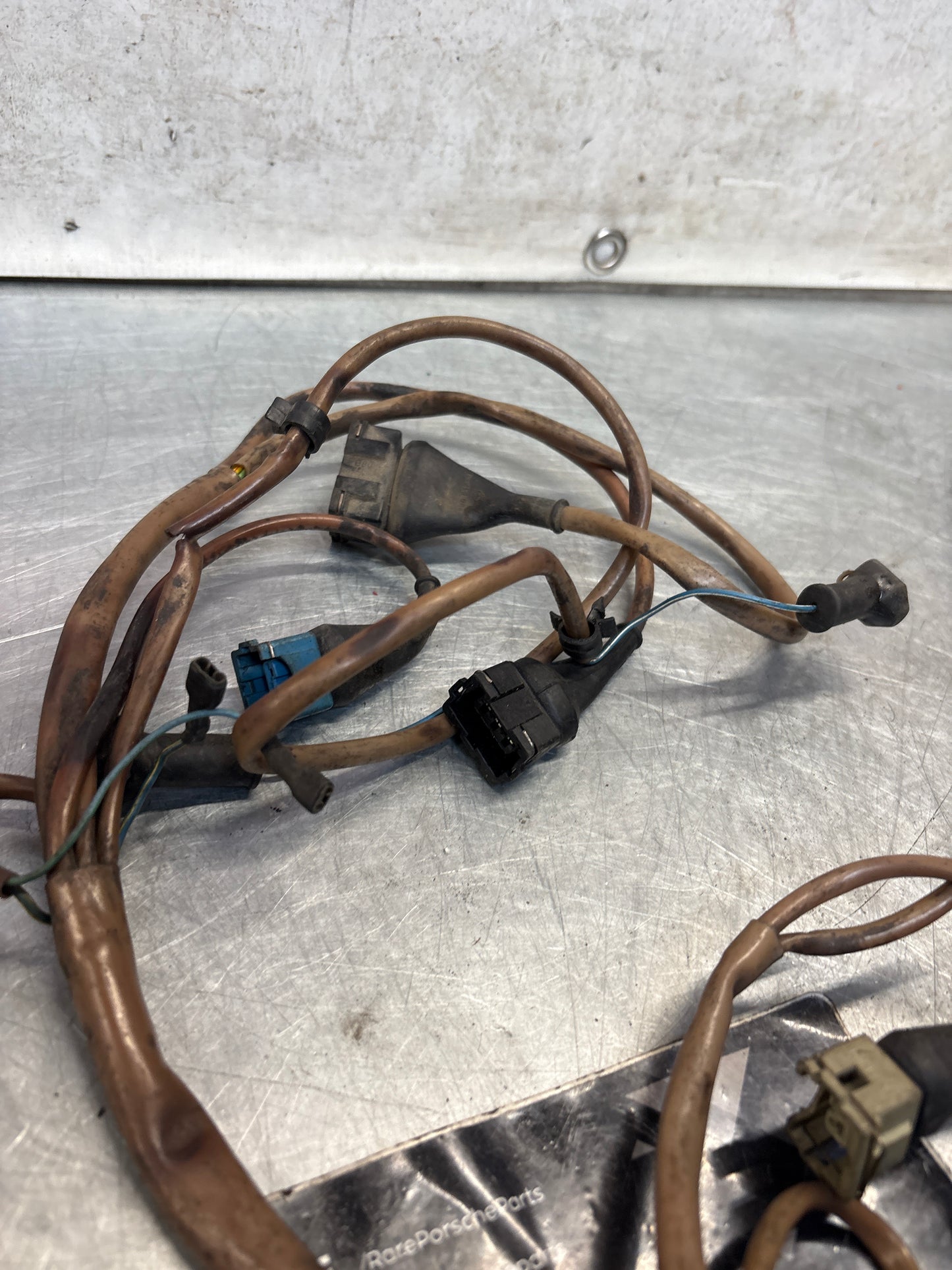 Porsche 944 late dashboard loom for 2.5 N/A, No oil level sensor 1986-, used 94460702101