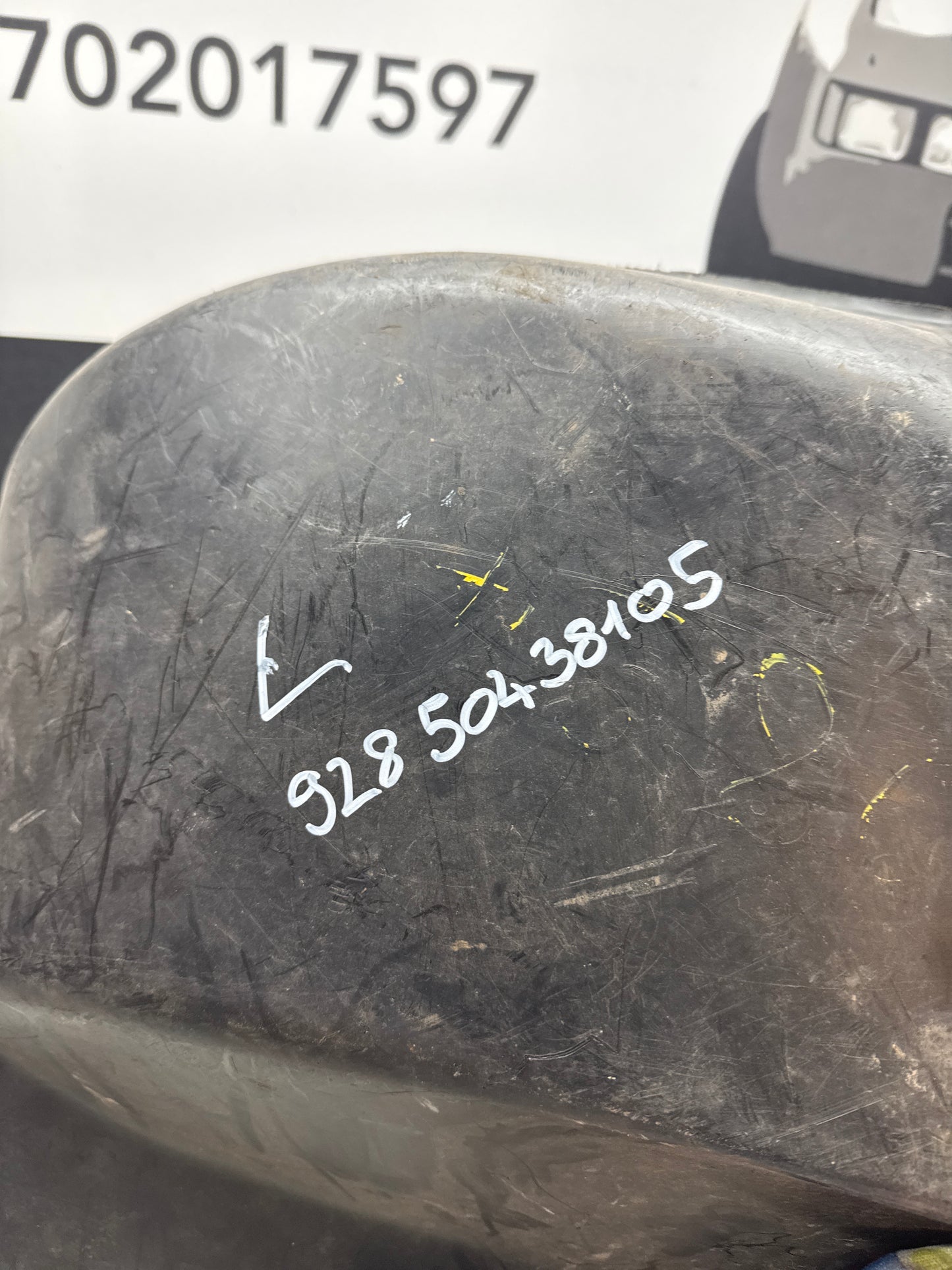 Porsche 928 wheel arch liner  Left 92850438105 Used