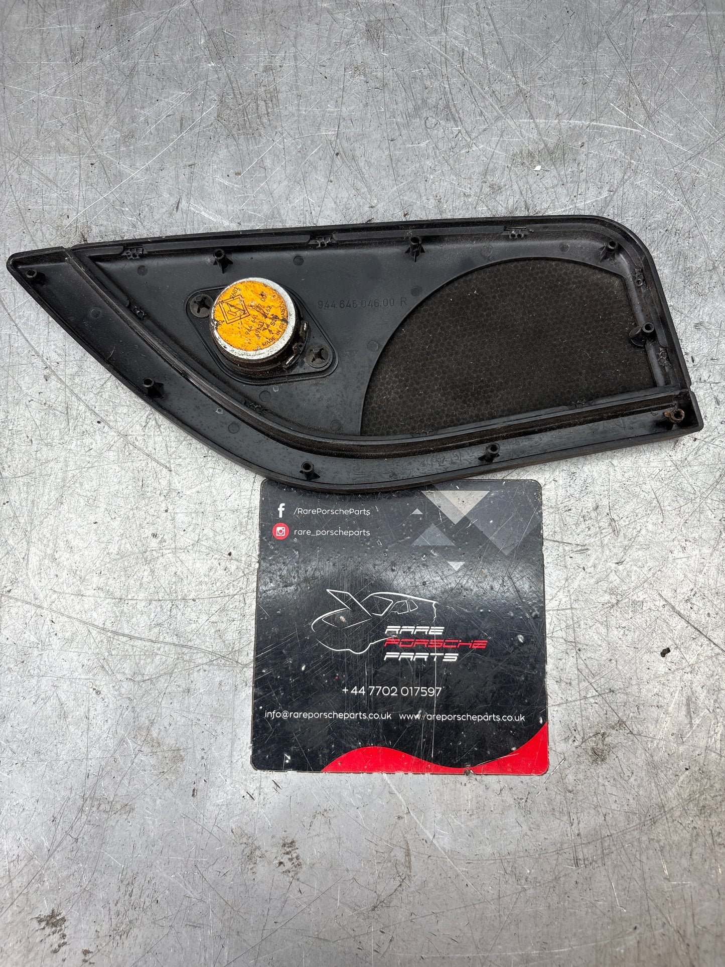 Porsche 944 right side loudspeaker, used, 94464504600 / 94464542700