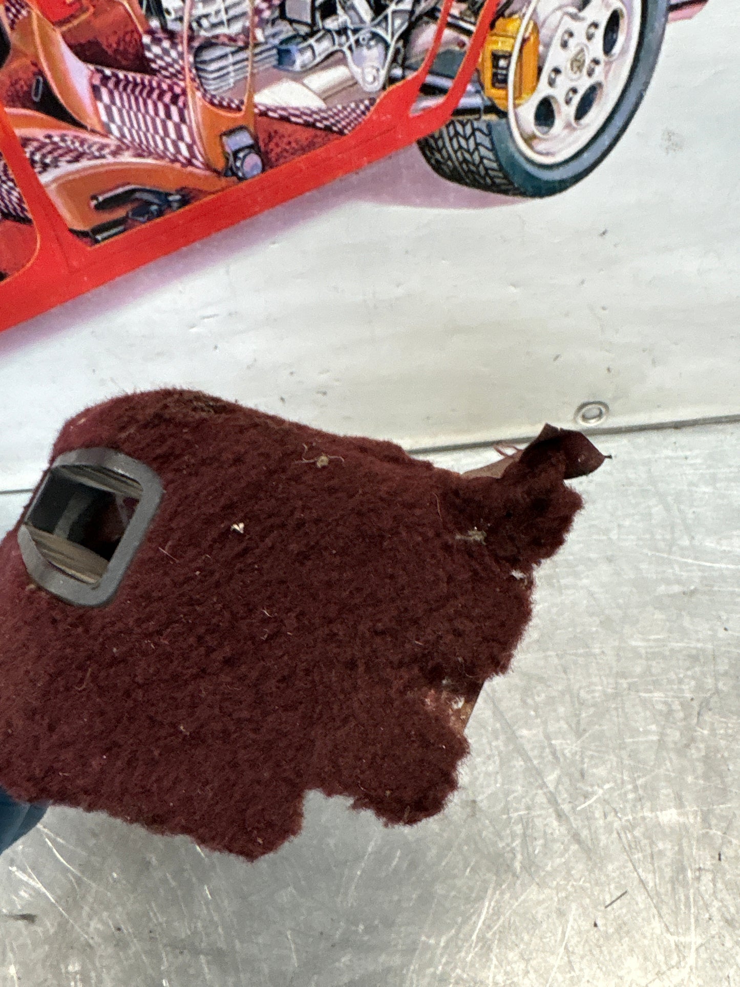 Porsche 928 handbrake sorround carpet, burgundy, used