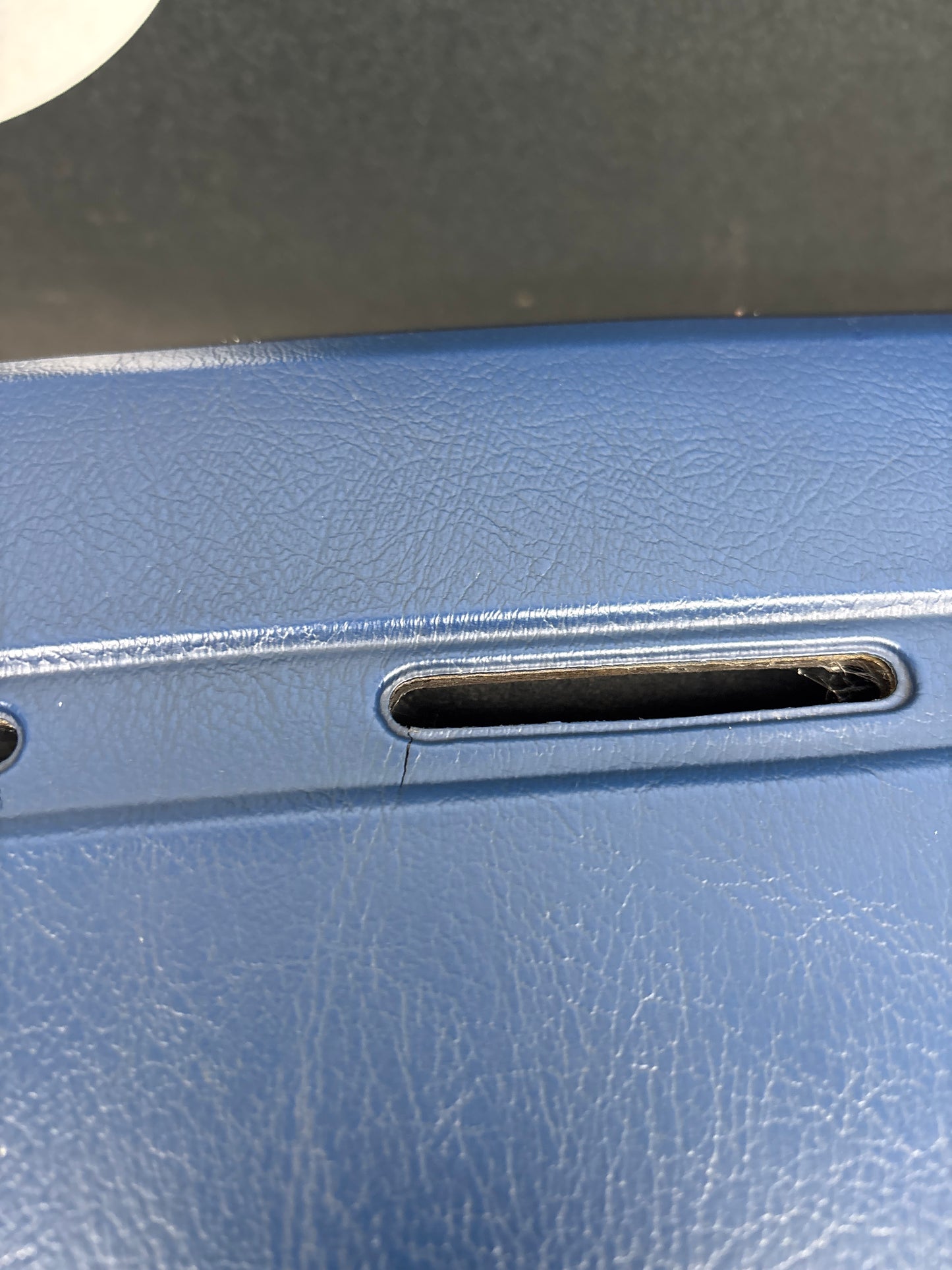 Porsche 944 / S2 oval RHD Dashboard 1986- 92 Used blue Right hand drive, one tiny crack