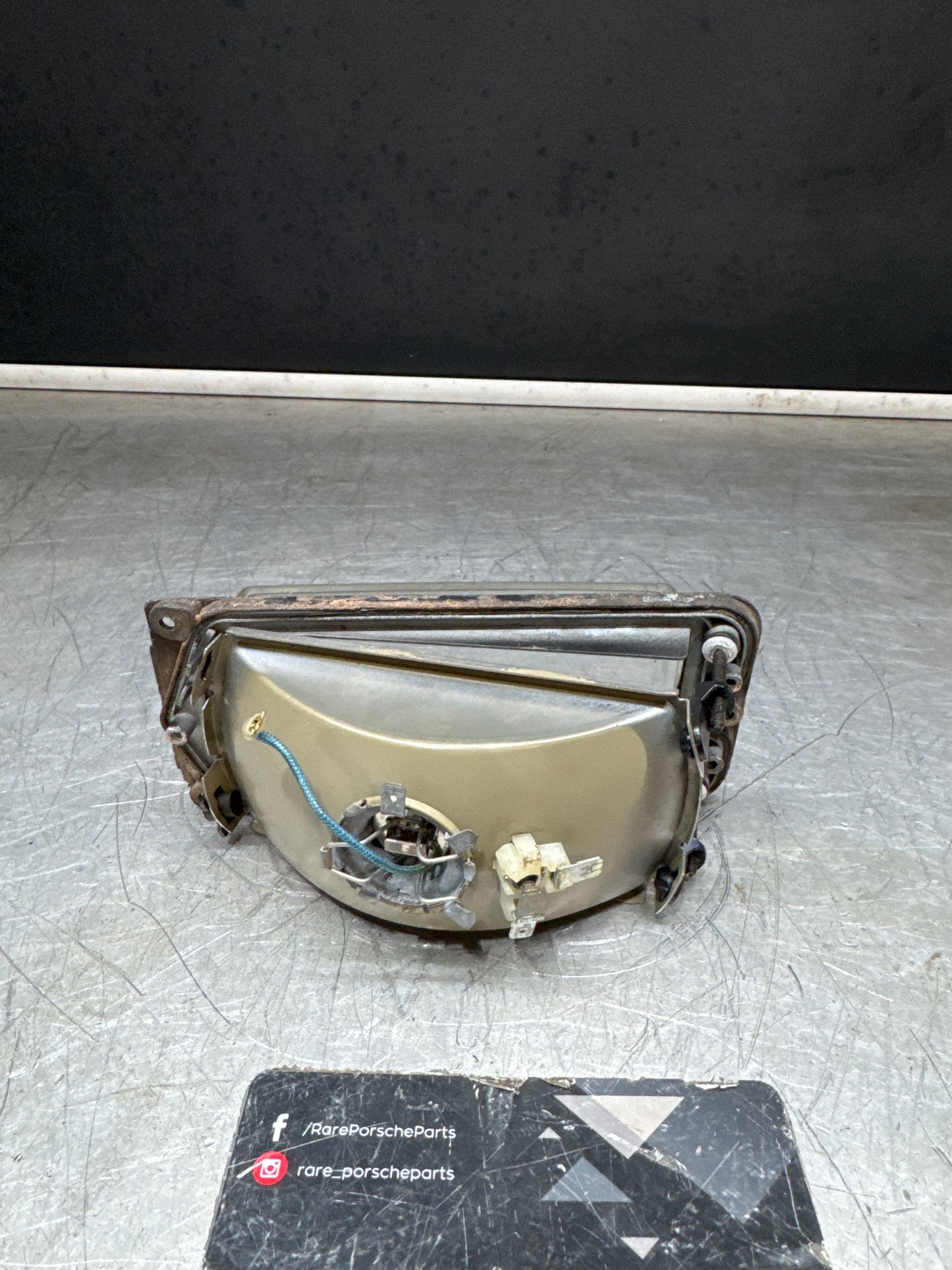 Porsche 924 Front left driving light, Used. No case. 477941751D