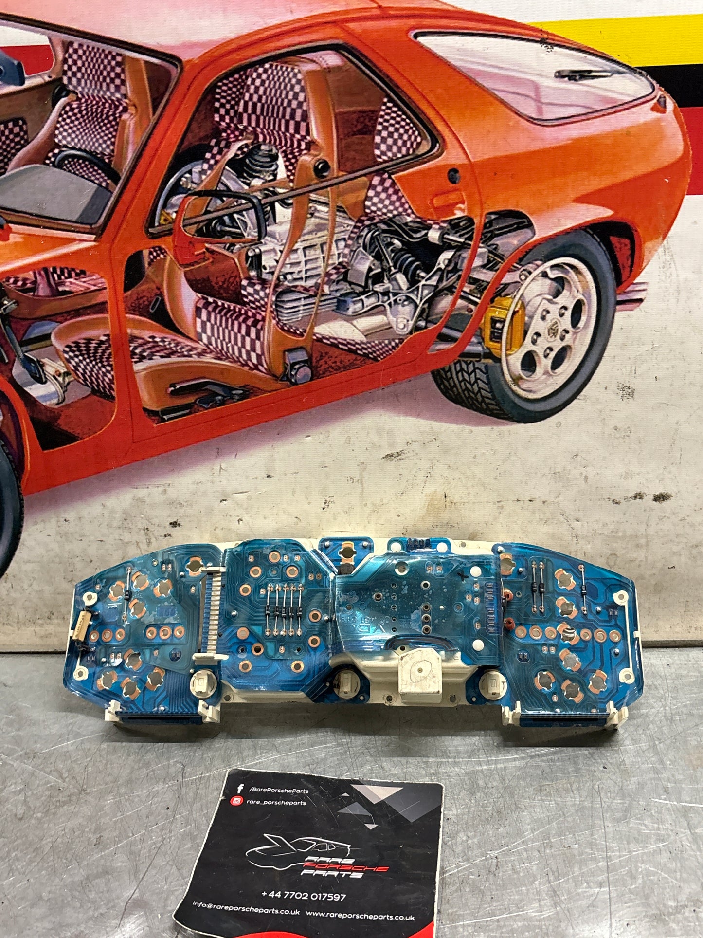 Porsche 928 instrument cluster circiut board, used VDO number: X16-1208412 / 88 481 549