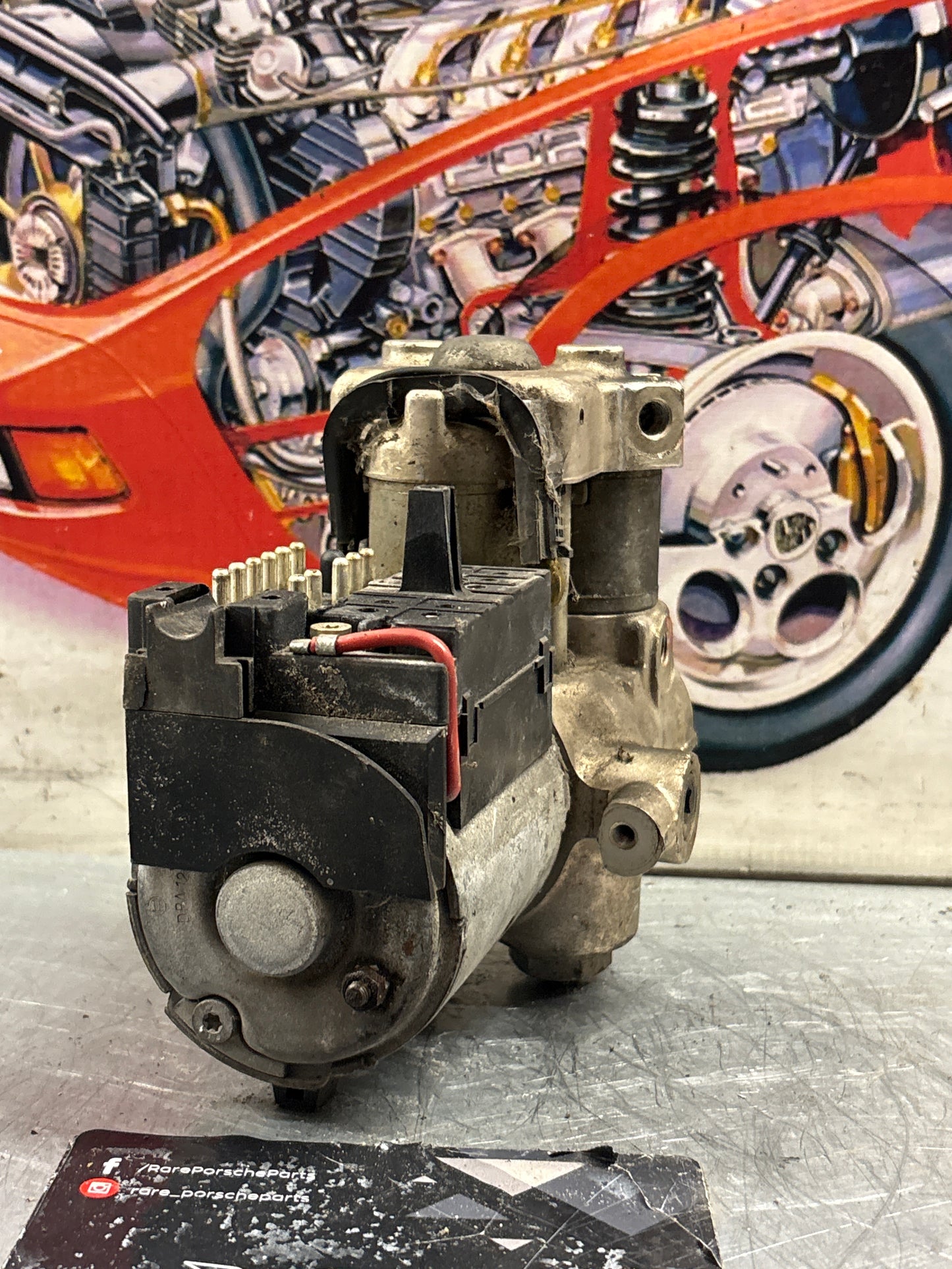 Porsche 928 S4 Bosch ABS pump, used 0265200039 / 92835575504