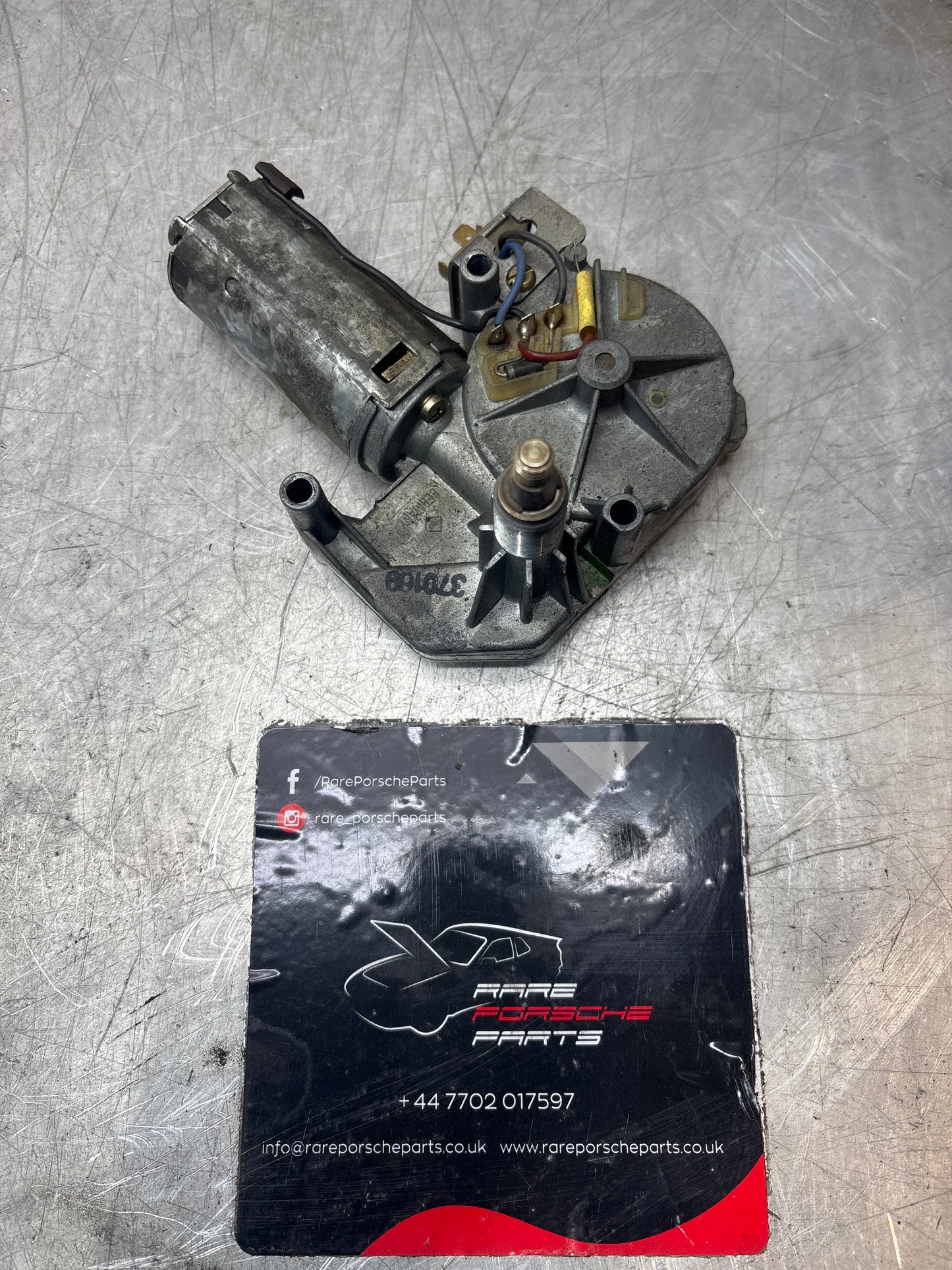 Porsche 944 rear wiper motor 94462803000 used later type, bigger axle