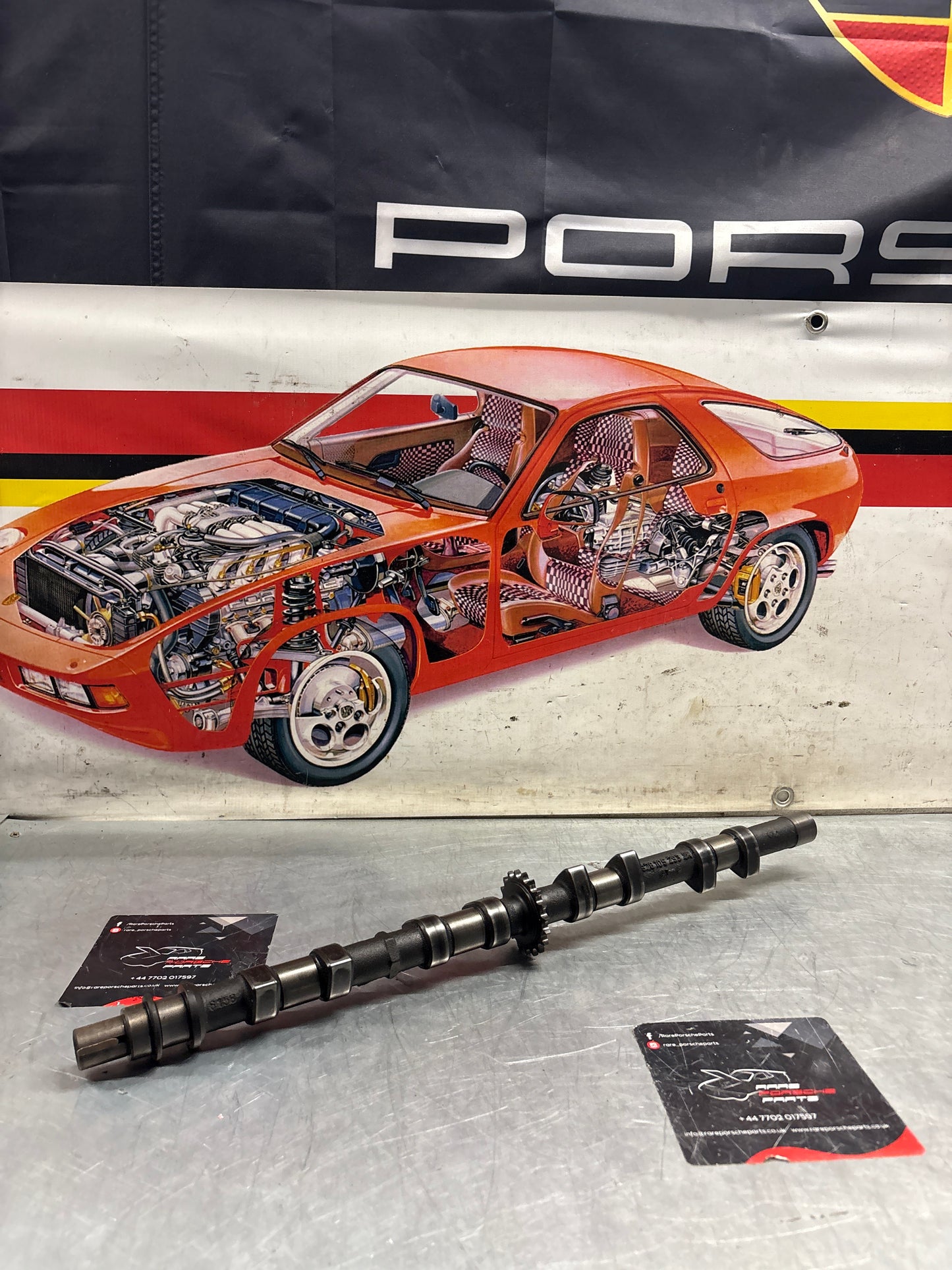 Porsche 928 S3 M28.45/46 engine Camshaft, exhaust side, cylinder 1-4, used 9281052932R / 92810529308