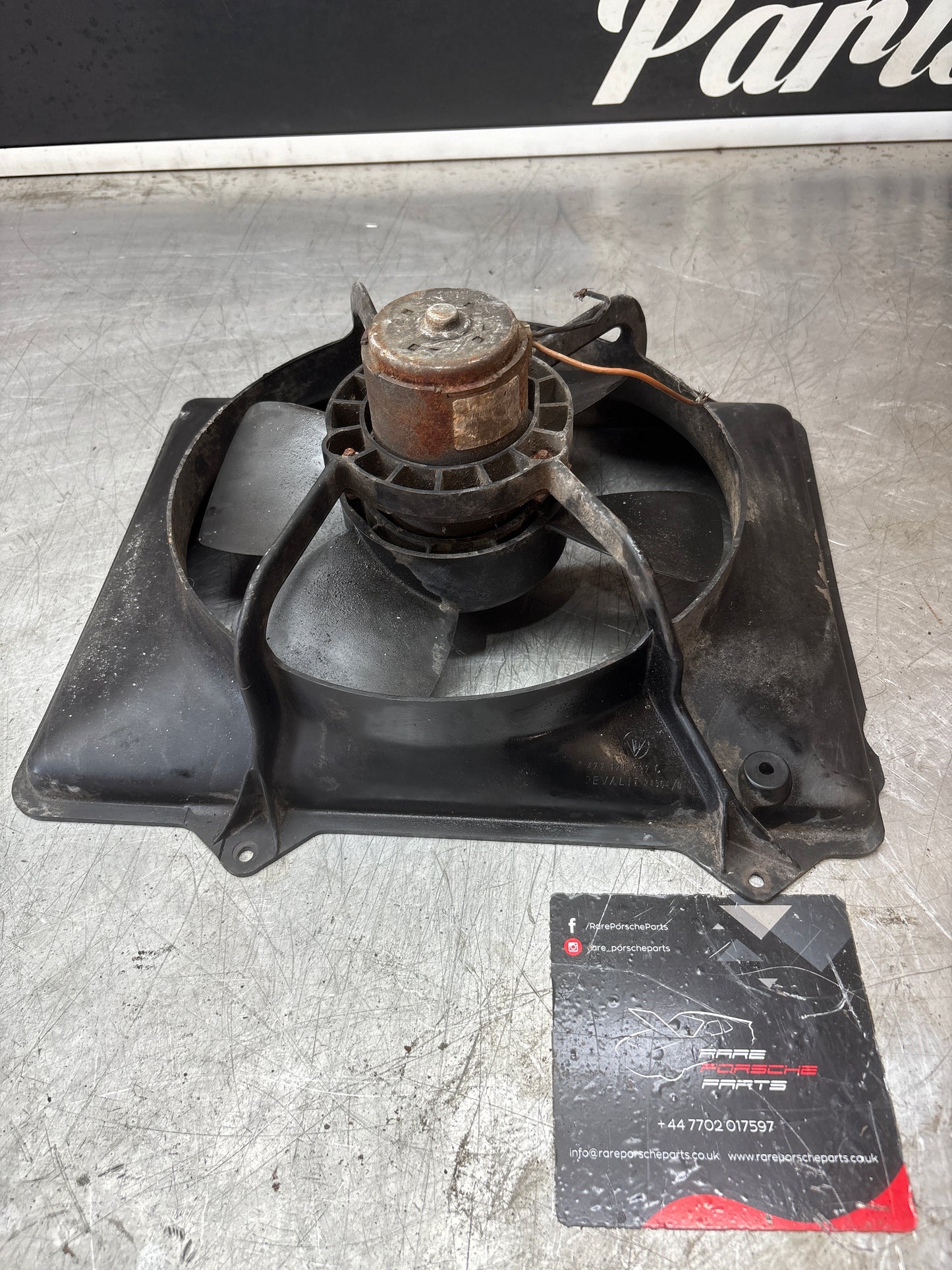 Porsche 924 2.0 NA / 924 Turbo used cooling radiator fan with surround 477121207C / 477959455C used
