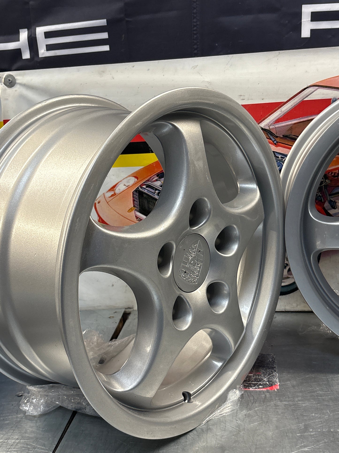 Porsche 944 968 16 inch alloy wheel set, refurbished 94436211400 / 94436211600