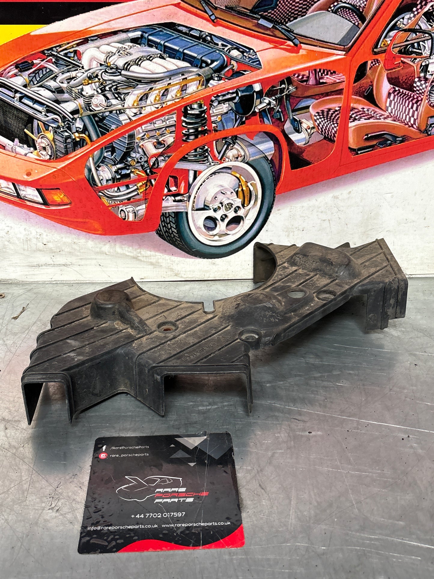 Porsche 928 central cam belt cover, used 92810514400