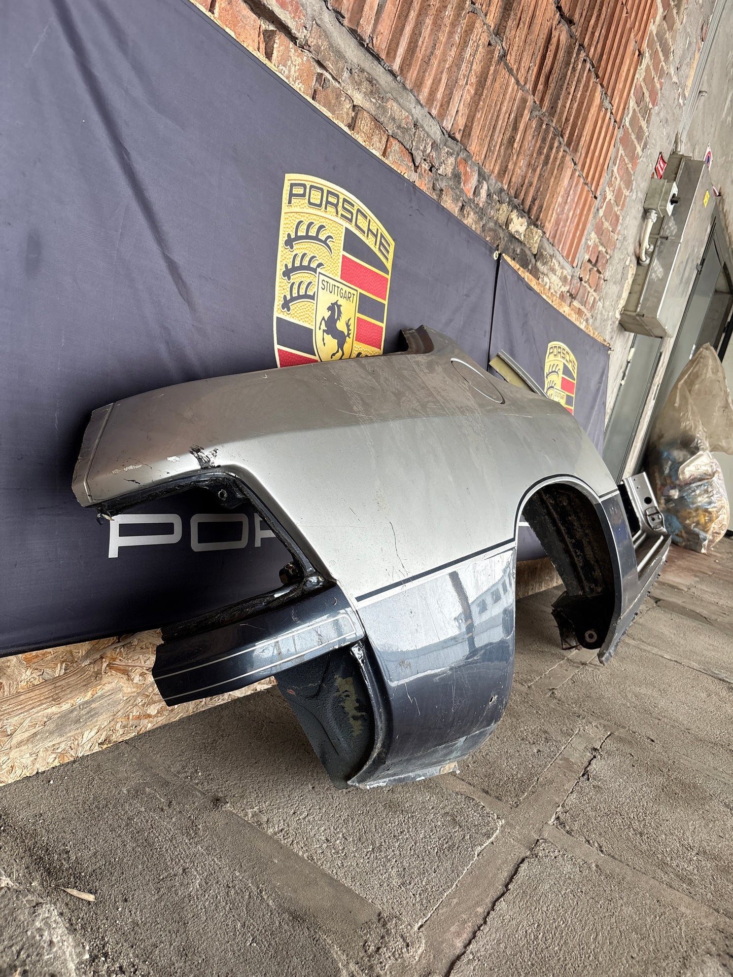 Porsche 944 Right side cut, rear fender with sill 94450390403, 94450361200