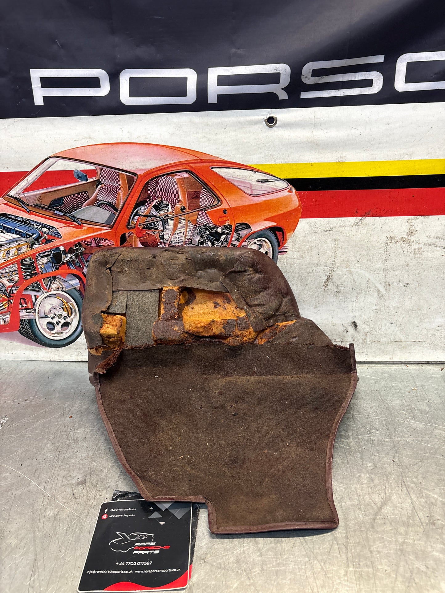 Porsche 928 rear right seat cushion, burgundy, leather, used 92852206051