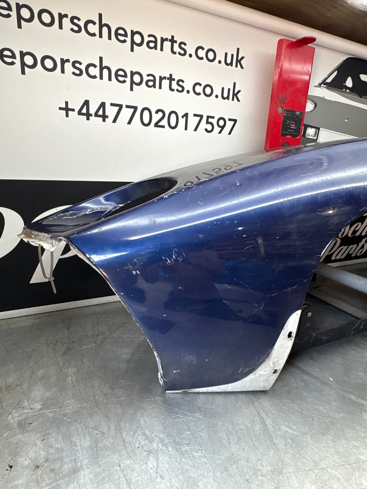 Porsche 928 -87 front left wing, 92850301103 used