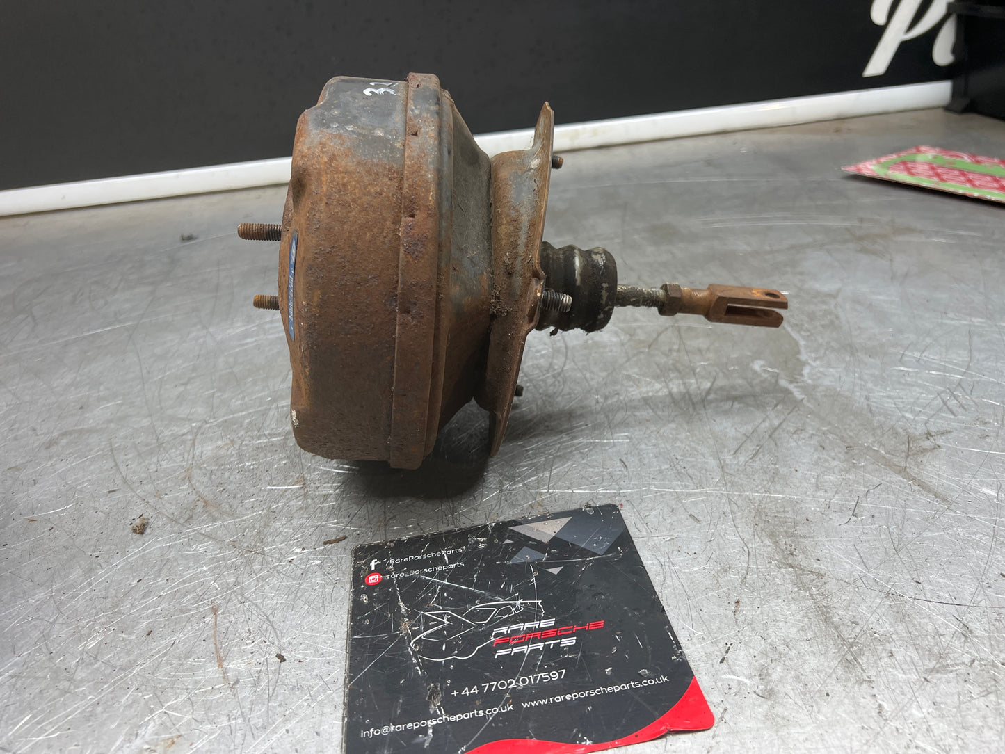 Porsche 924 brake booster, used 477612107B