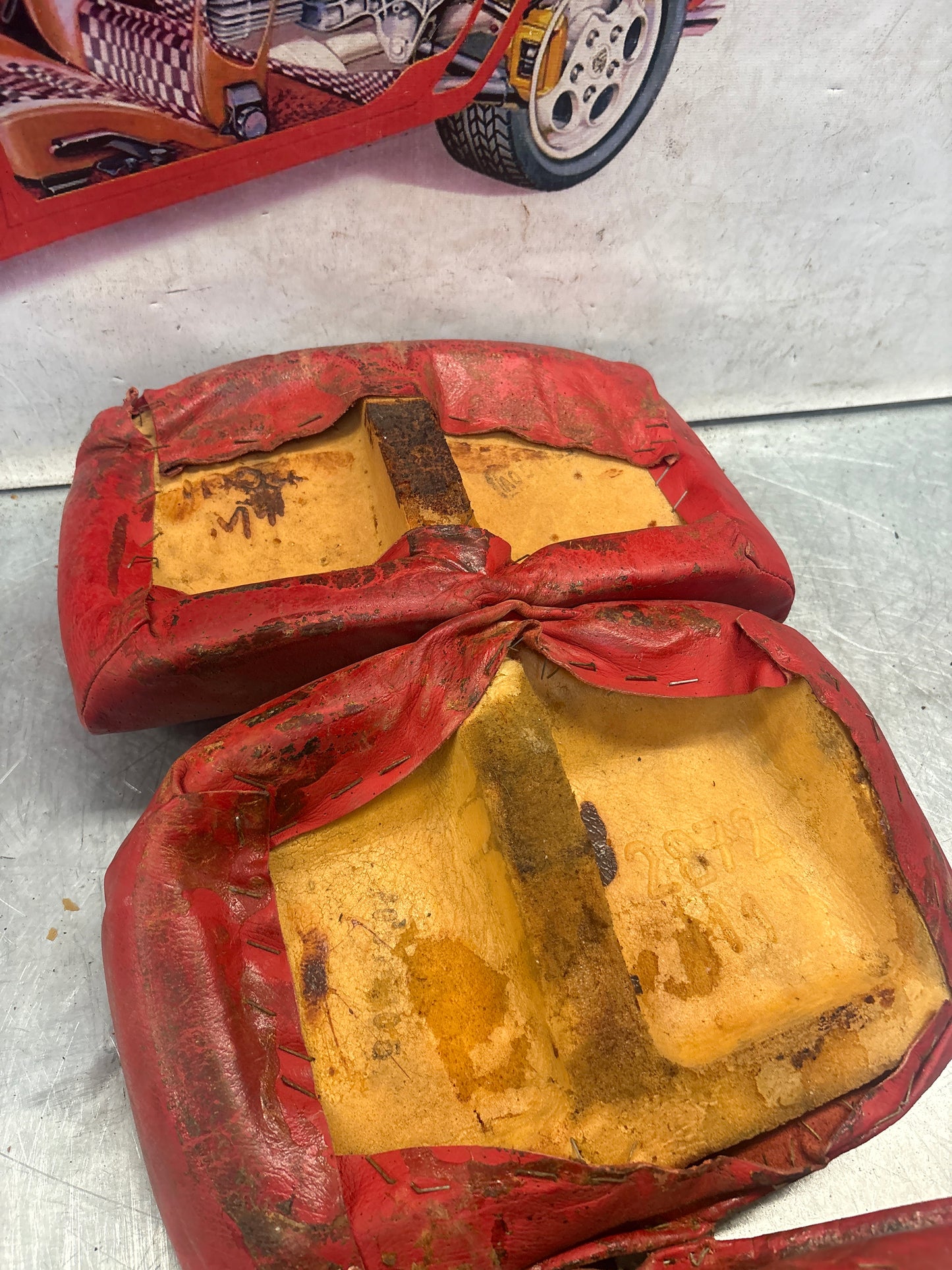 Porsche 928 rear right seat and center + upper cushion, used, can-can red 92852206051 / 92852208851 / 92852204650