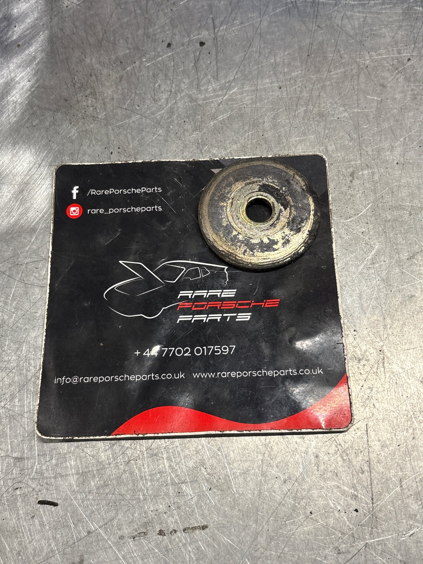 Porsche 928 shock absorber washer plate, used 92833352501