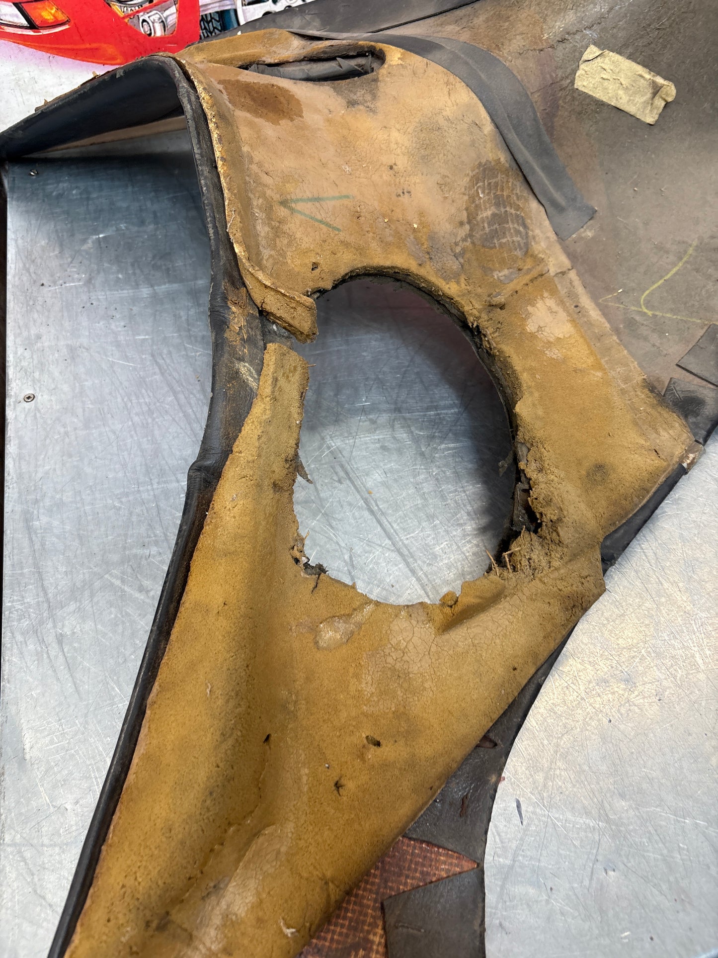 Porsche 928 early left side lower side trim panel, without loudspeaker, black used 92855502102