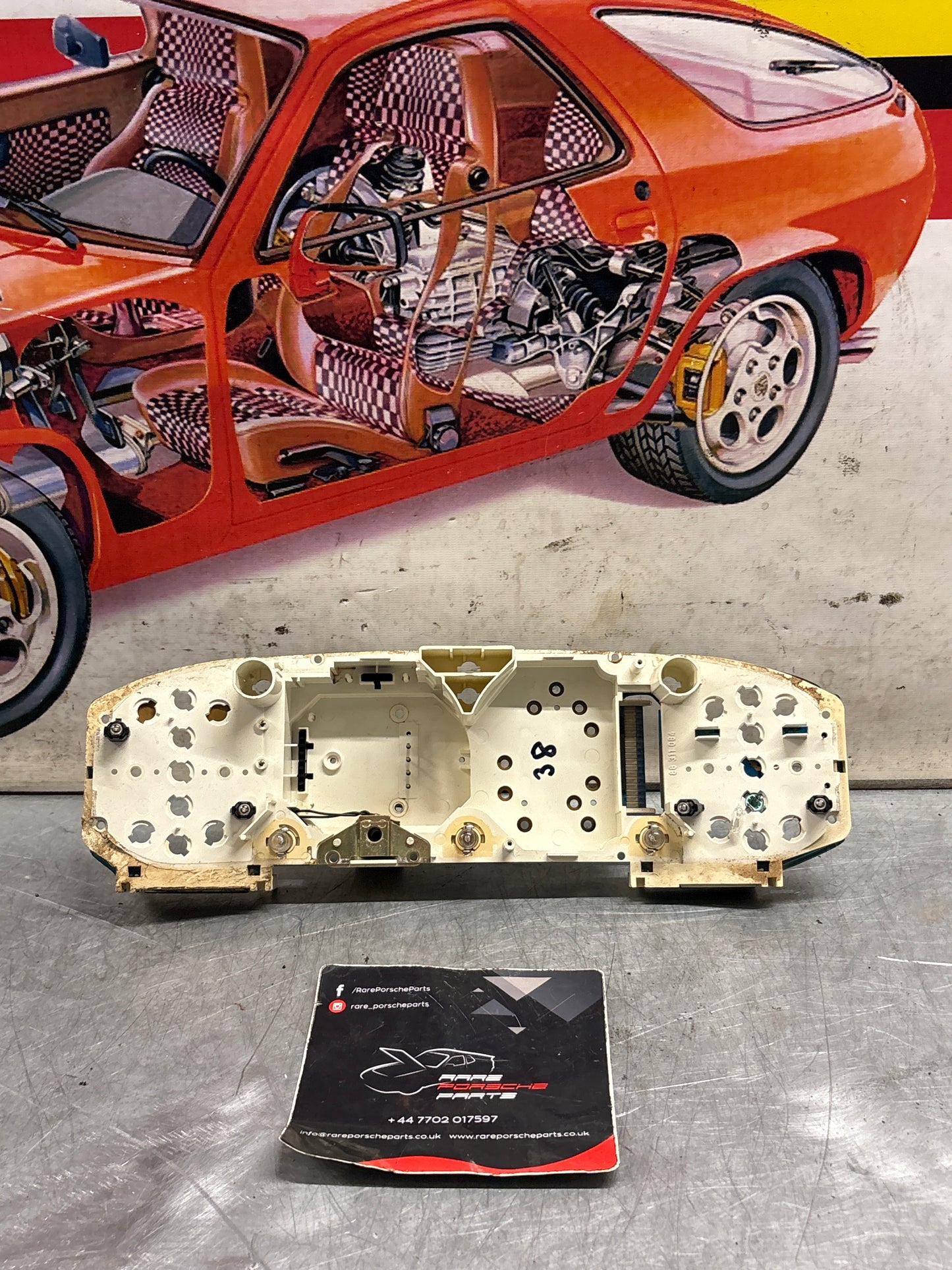 Porsche 928 instrument cluster circiut board, used VDO number: X16-1208412 / 88 481 549