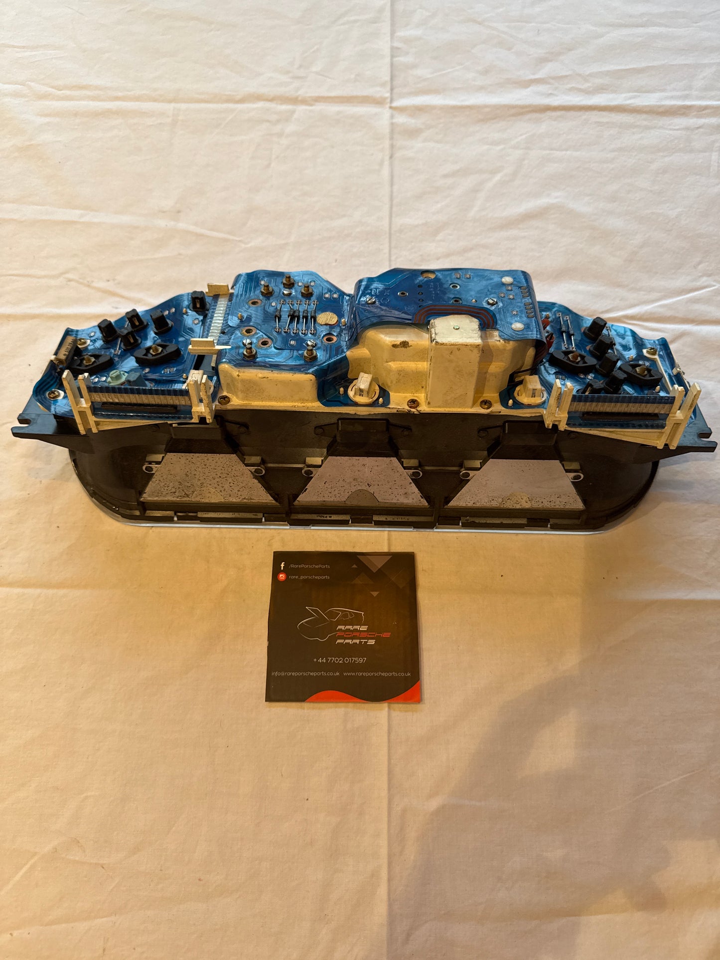 Porsche 944 Turbo dash clock binnacle pod speedometer, 95264131102 used 100185 miles plastic screen has some small scratches