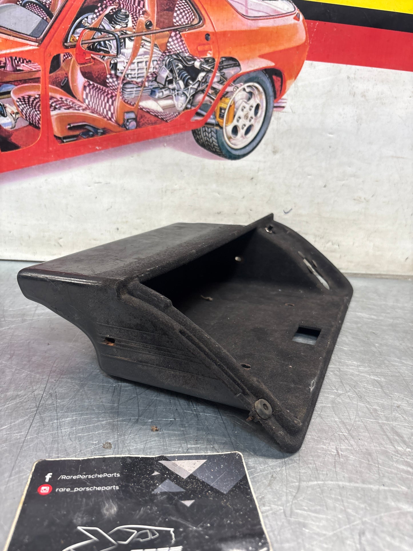 Porsche 911 964 glovebox compartment, cracked, used 96455250101