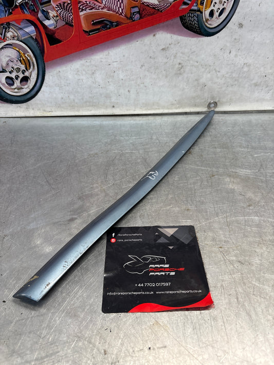 Modanatura protettiva posteriore sinistra Porsche 928, usata 92855904103