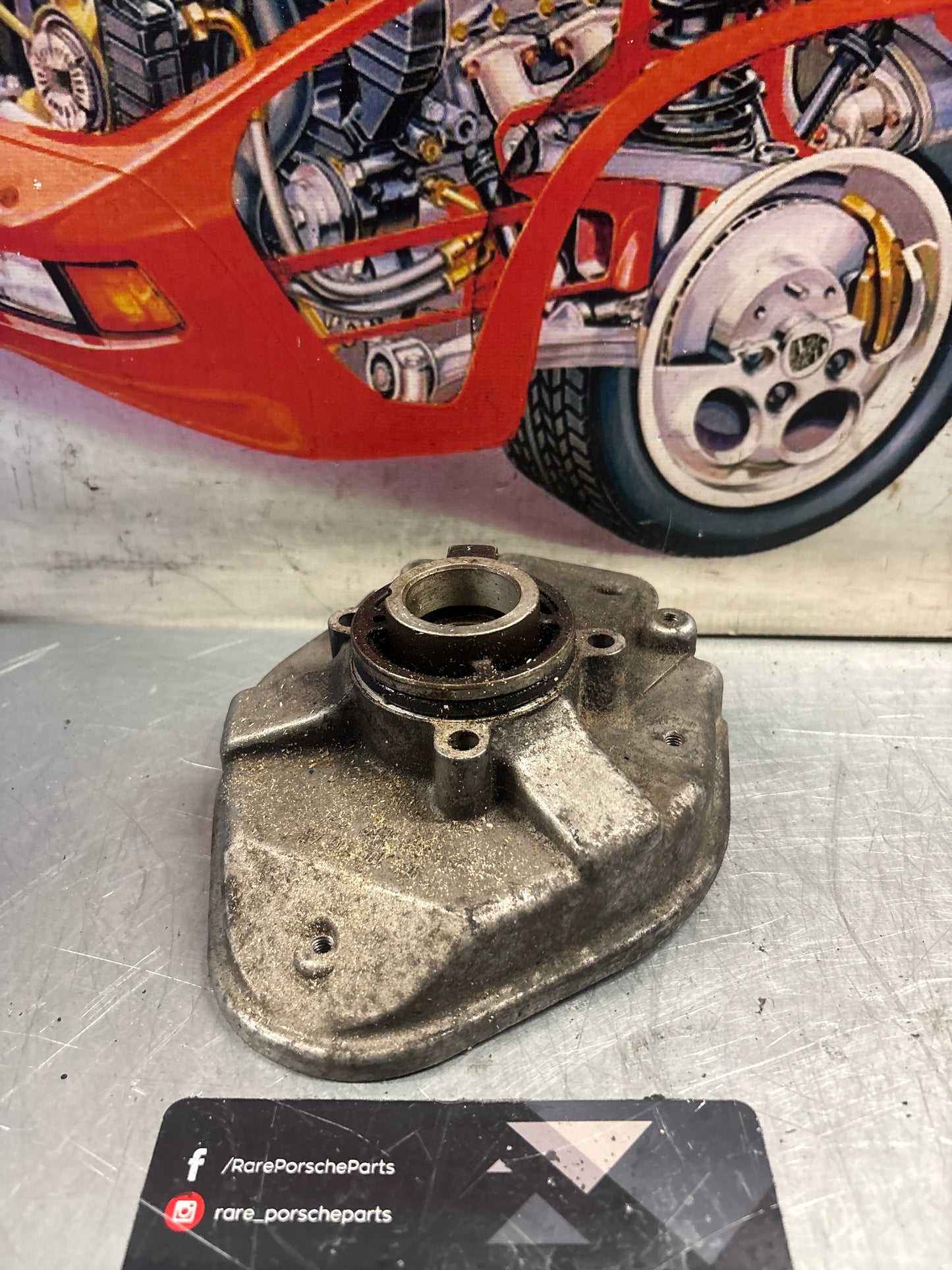 Porsche 924S / 944 camshaft inner bearing house, used 9441051193R