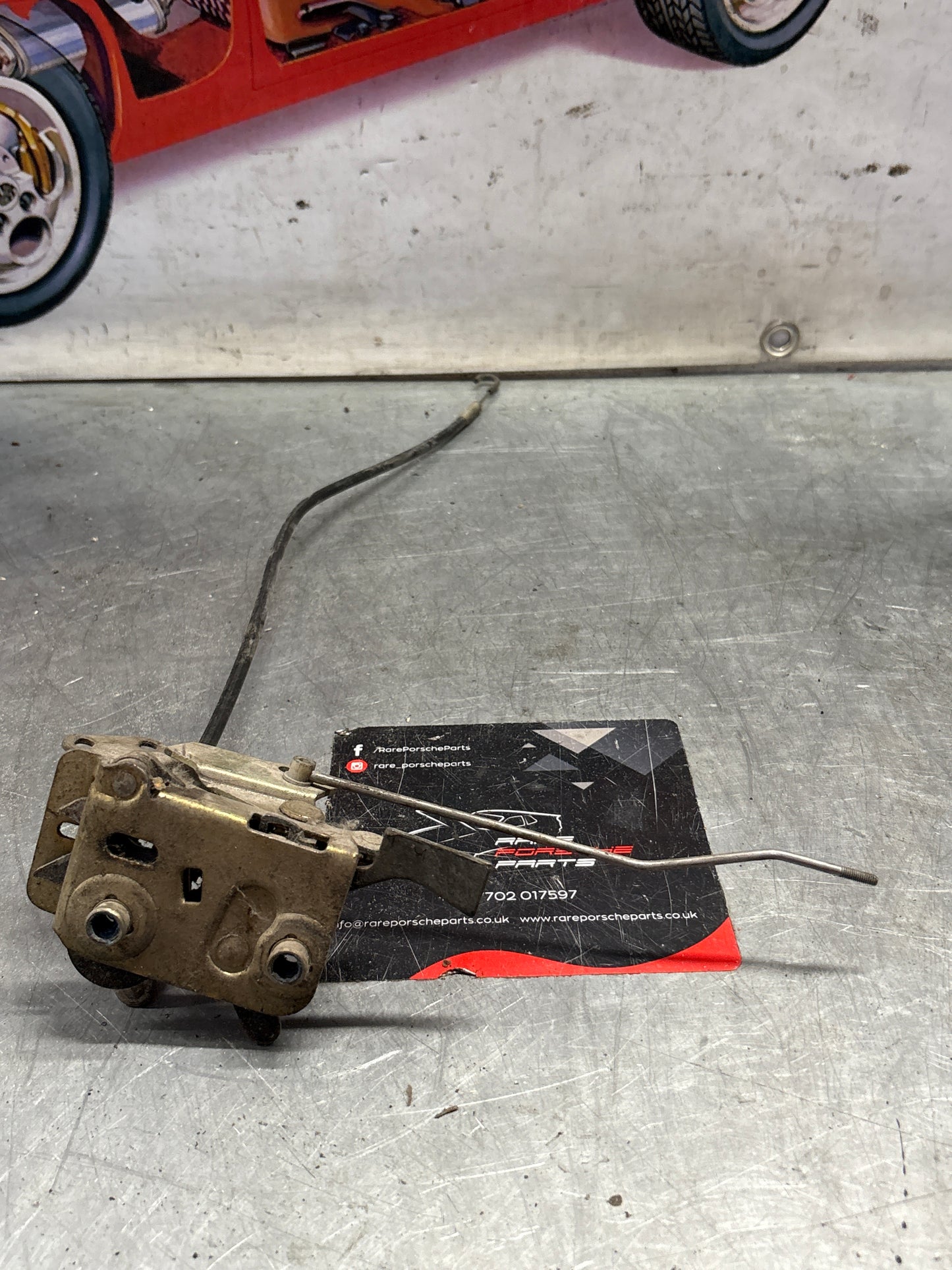 Porsche 928 Right door lock mechanism 92853705420 used