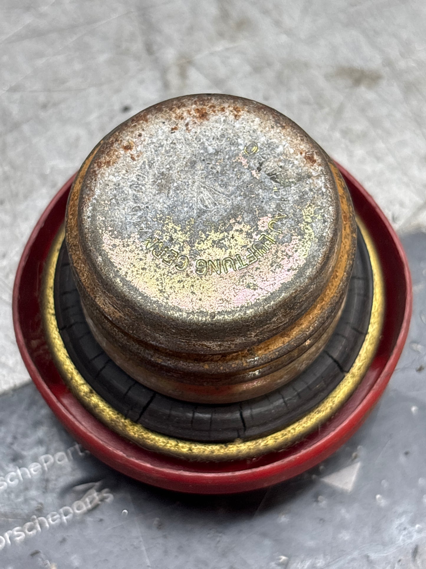 Porsche 911 964 fuel tank cap, used 96420127200