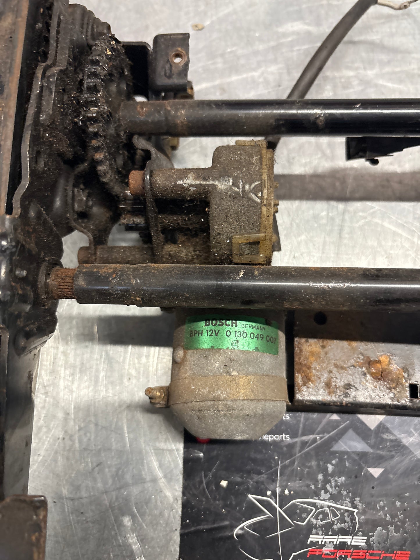 Porsche 928 electric seat rail seat frame, with motor, used 0130049007 / 0130049004 / 92852106102 / 92852106202