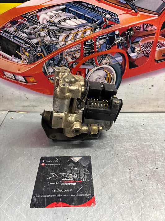 Porsche 944 Turbo Bosch ABS pump, used 0265200038 / 95135511301