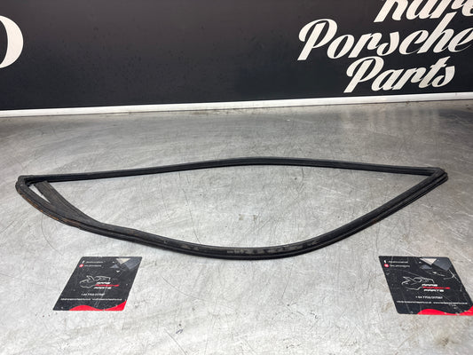 Porsche 928 S left rear quarter glass rubber seal, 92854304604 used