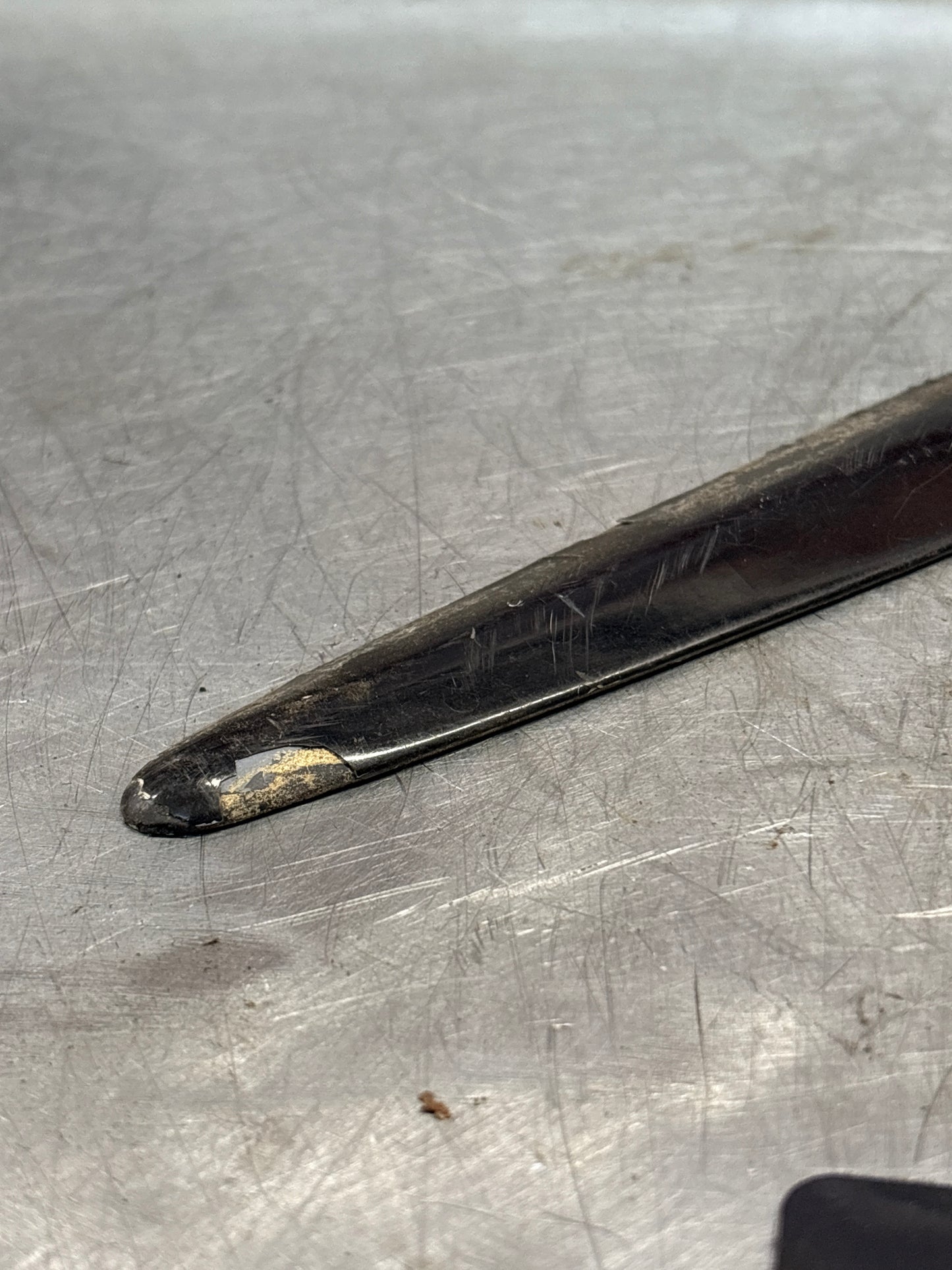 Porsche 928 left side front wing molding trim, for spares or repair 92855903703