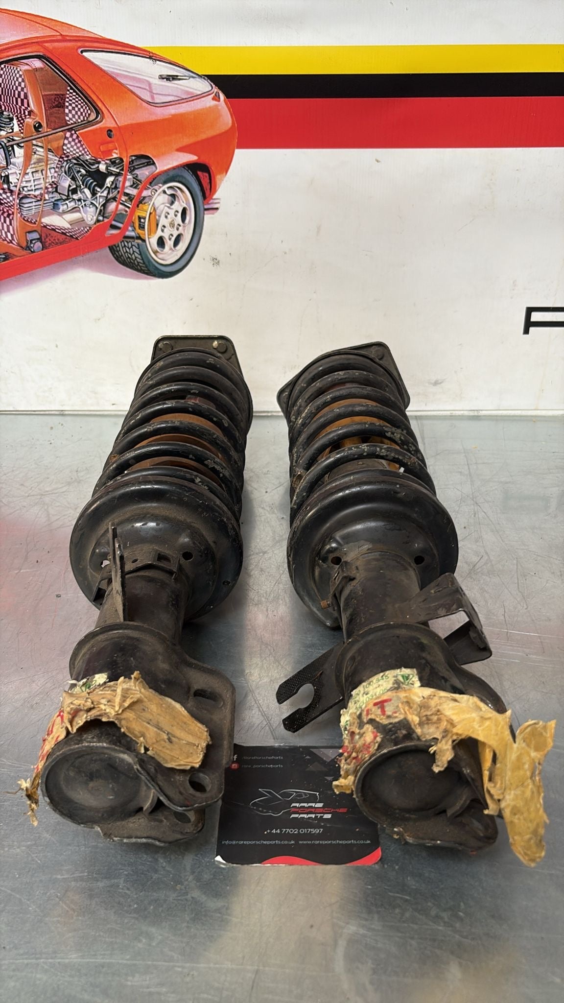 Porsche 944 Turbo pair of front shock absorber, used 95134303105 95134303205