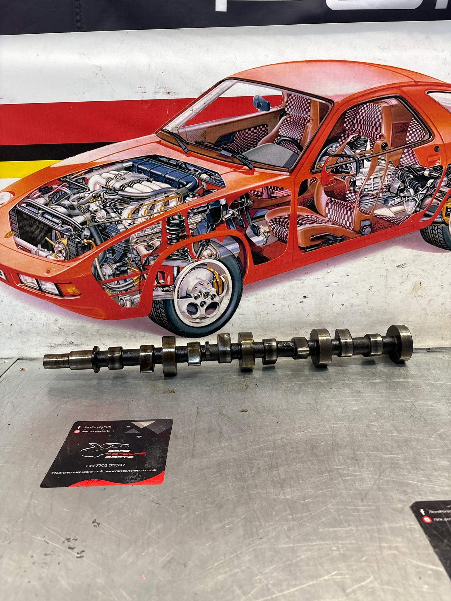 Porsche 928 cam shaft, used 9281051870R