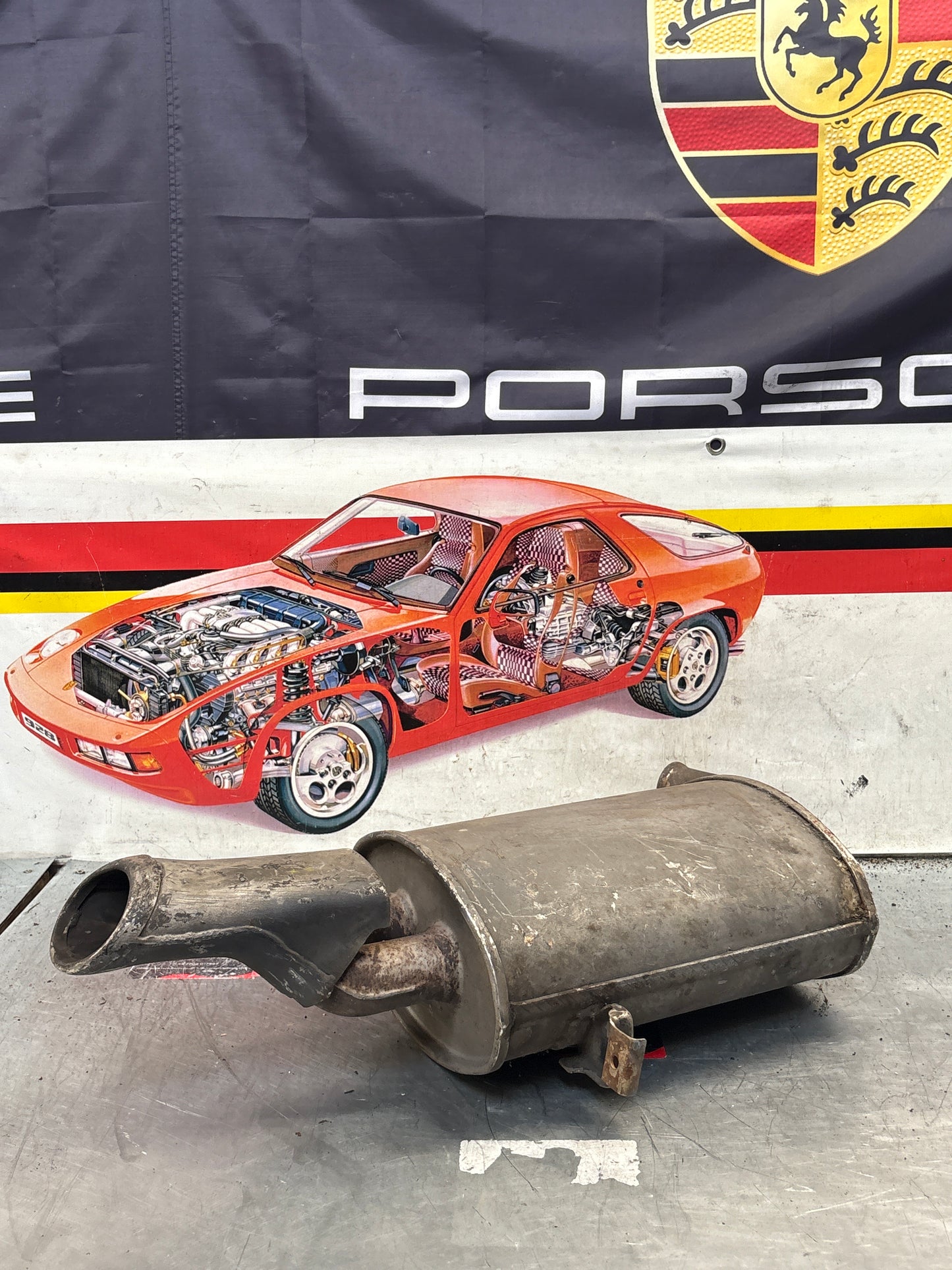 Porsche 928 rear exhaust box, used 92811109701