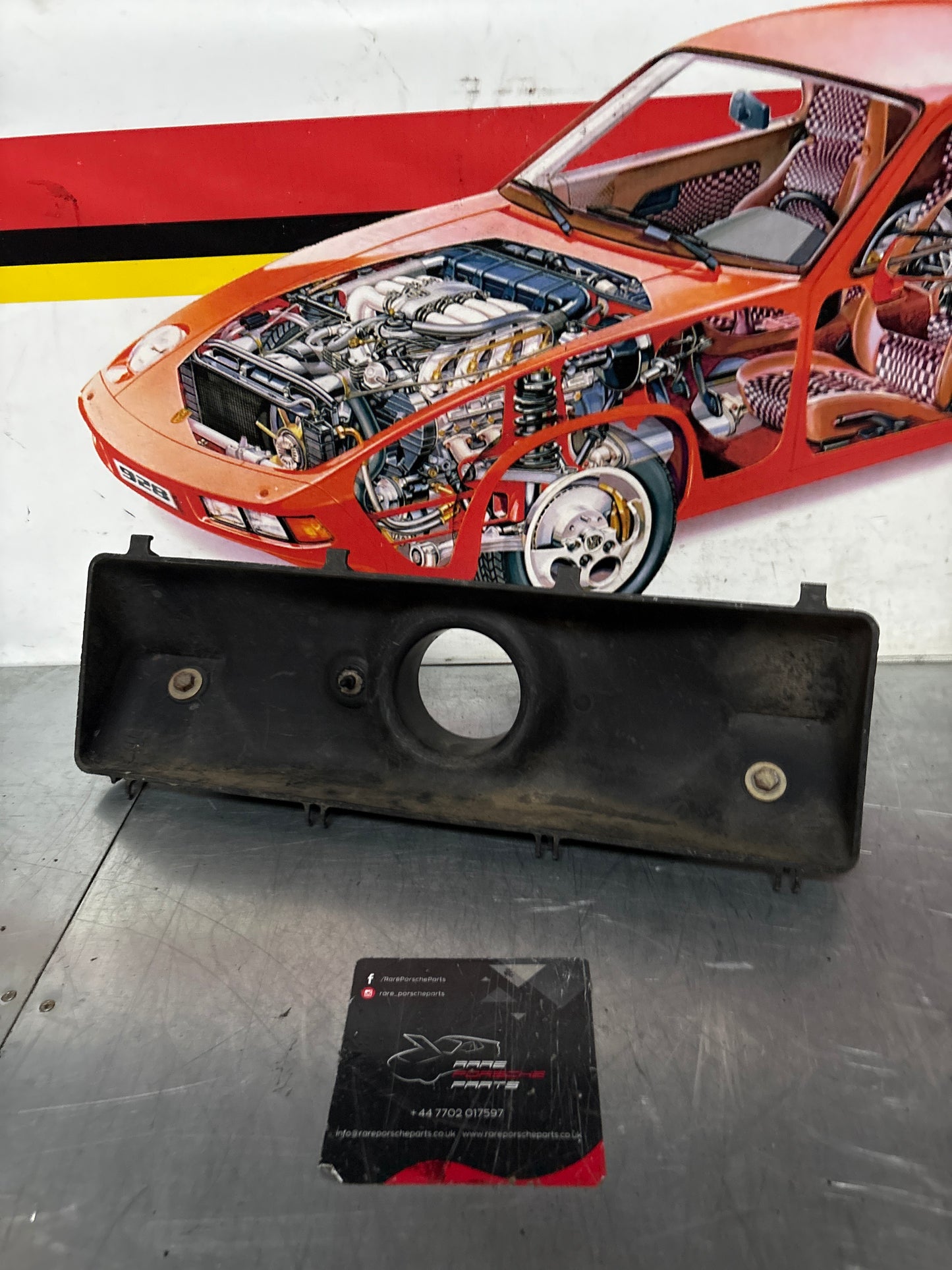 Porsche 928 S2 Air filter housing, damaged, used 92811022901