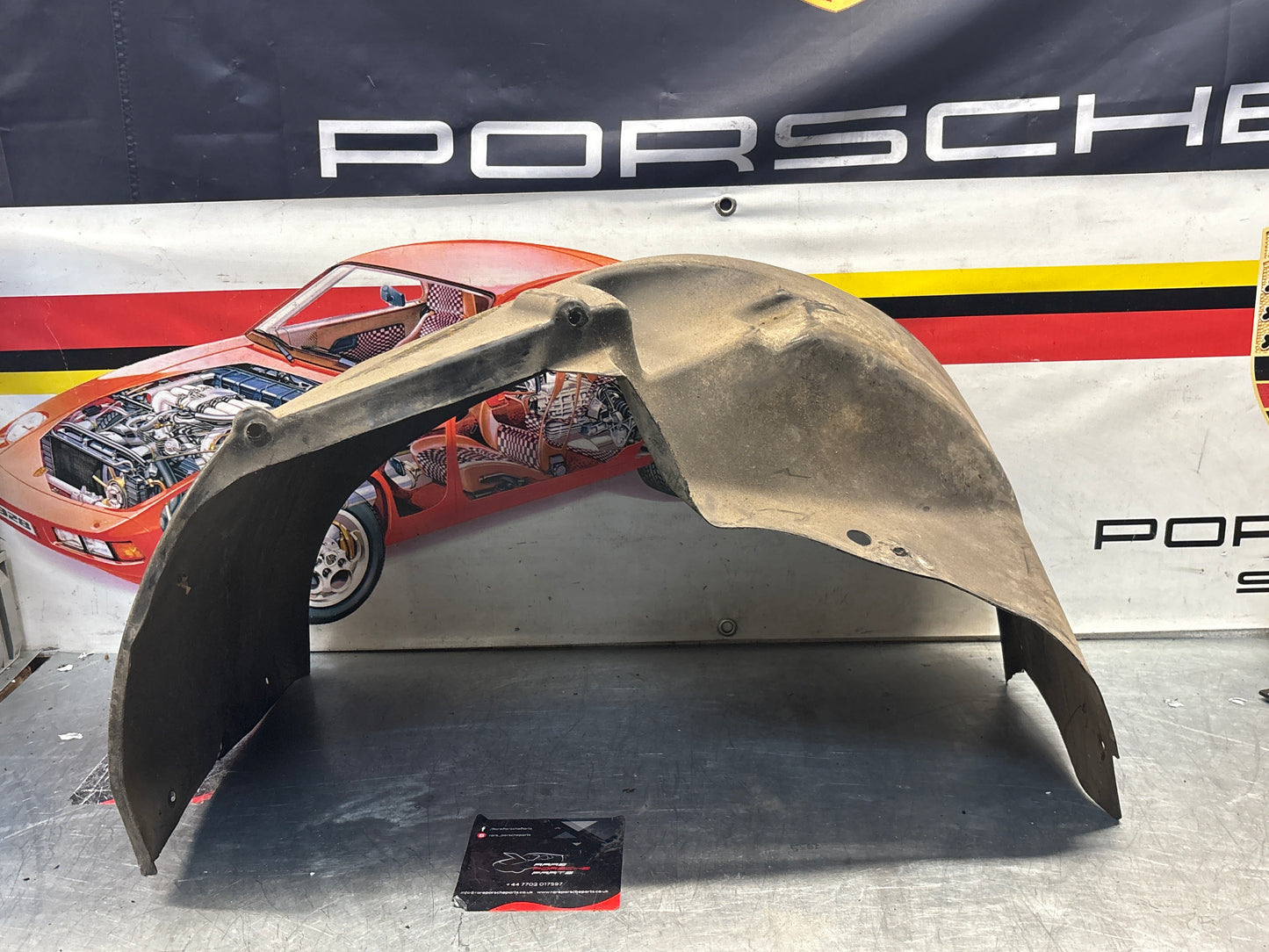 Porsche 928 wheel arch liner  Right 92850438205 Used