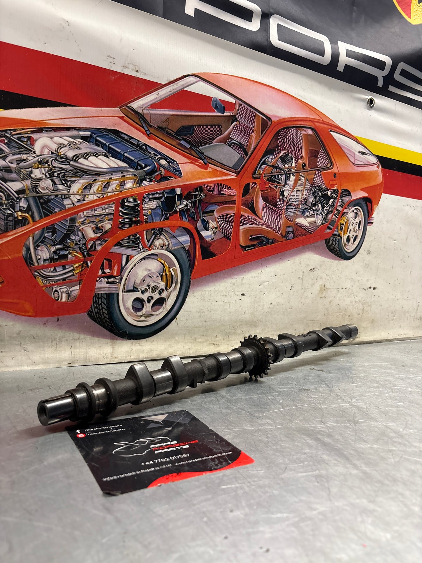 Porsche 928 S3 M28.45/46 engine Camshaft, exhaust side, cylinder 1-4, used 9281052931R / 92810529308