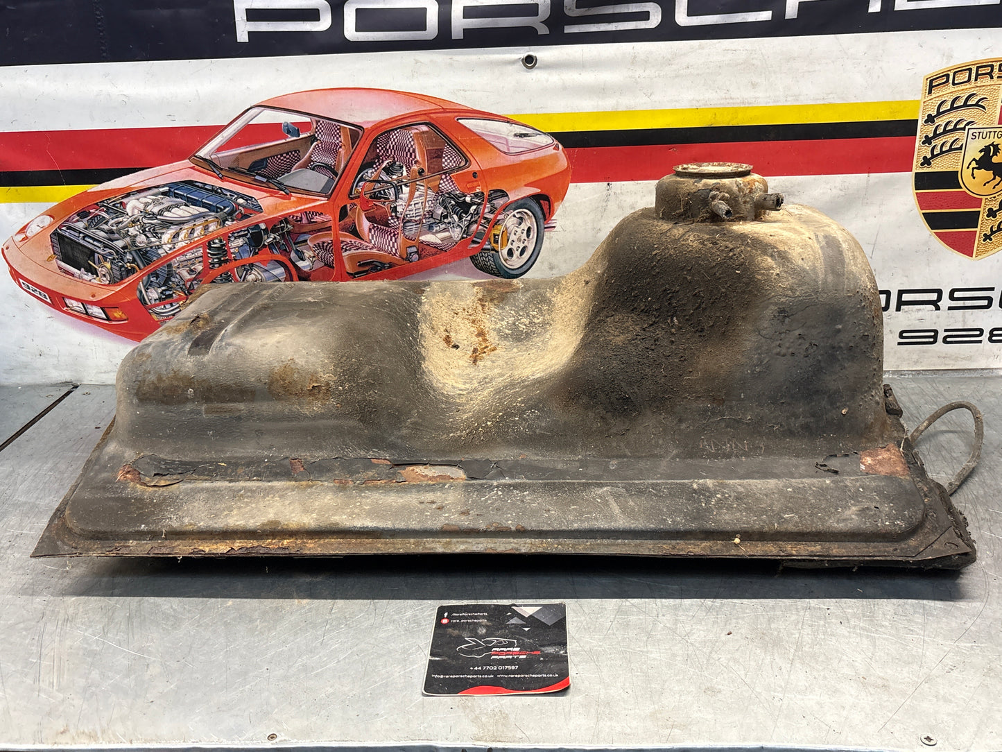 Porsche 924 Metal Fuel tank for early cars with bayonet type fuel level sender 477201021F