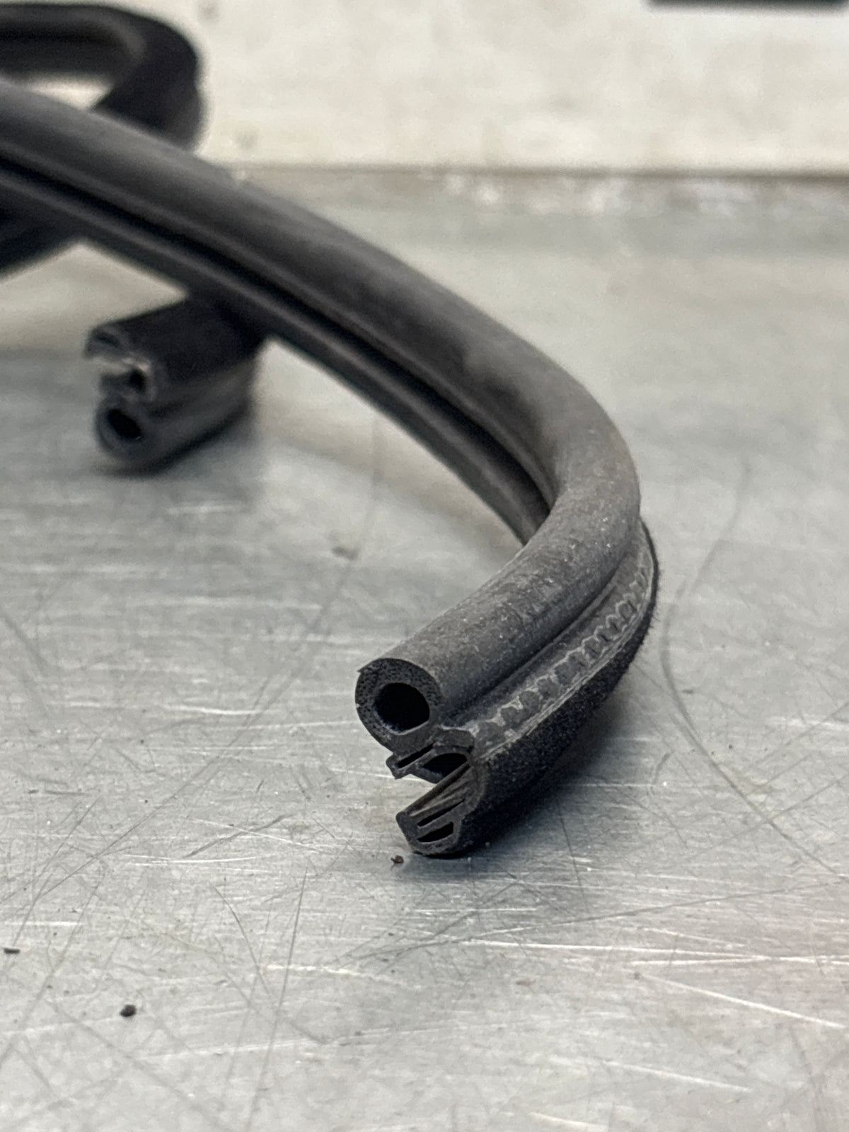 Porsche 944 / 924 Sunroof Seal 94456411401 New aftermarket