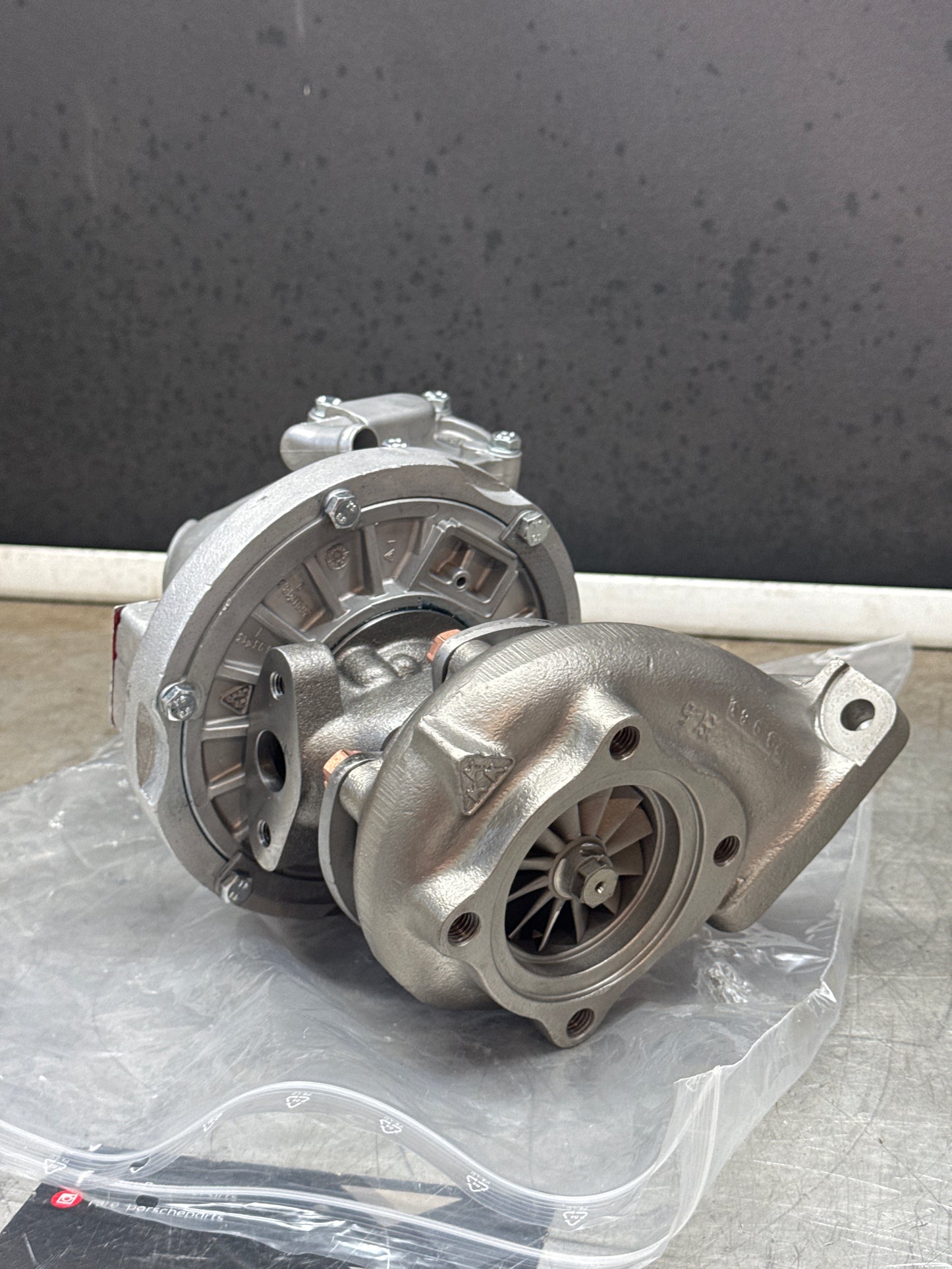 Porsche 924 Turbo, USA model 150 PS 53269706022, Refurbished