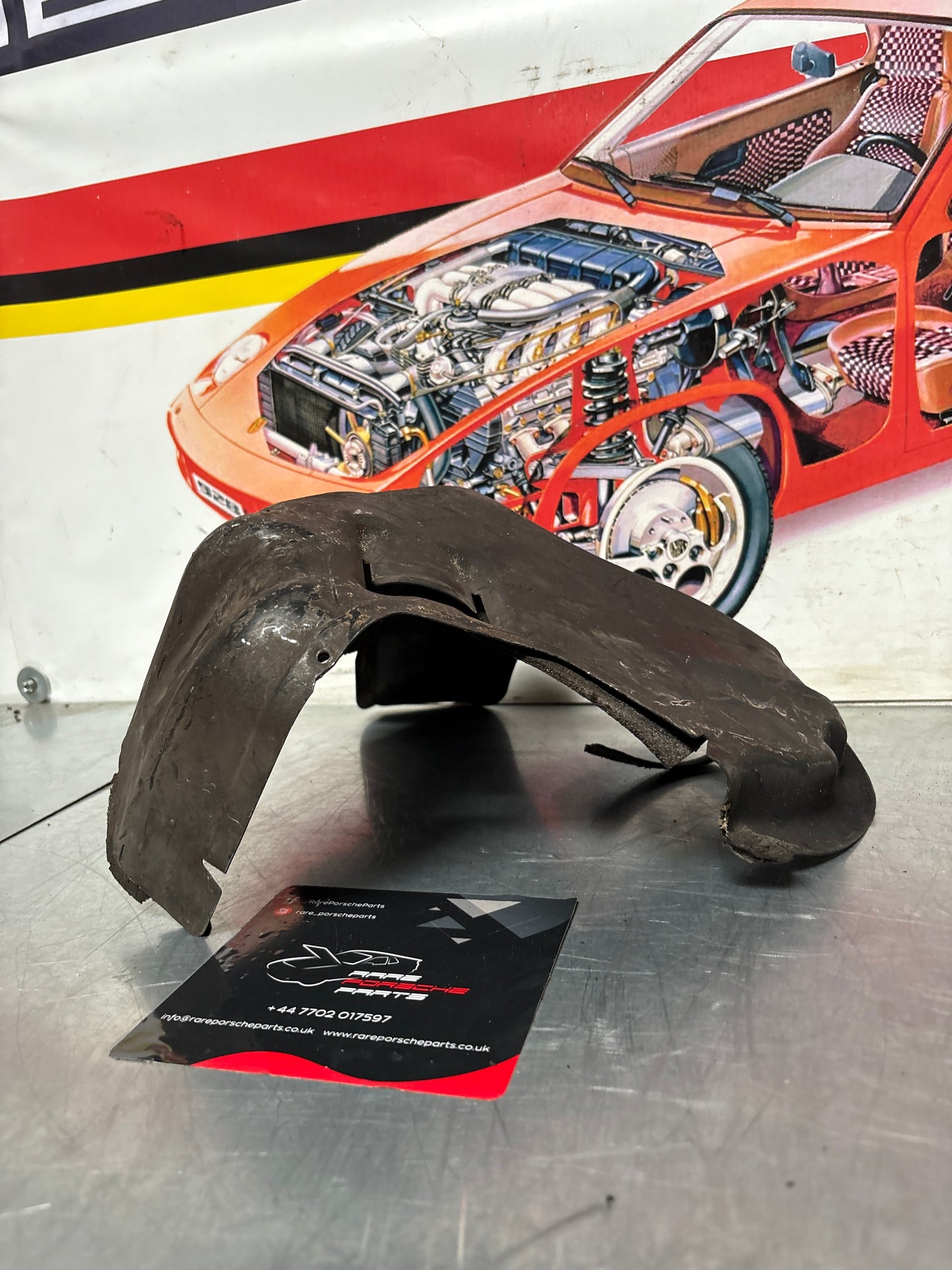 Porsche 968 - fuel pump cover plate 94420133100