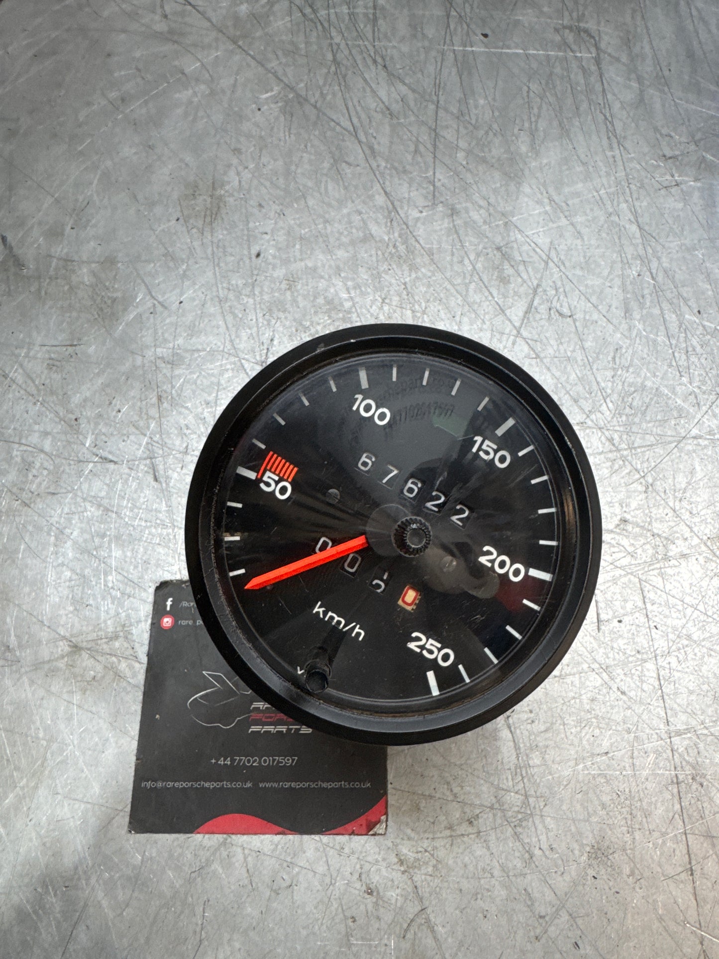 Porsche 924 Early km/h speedometer with 67k showing 477957021