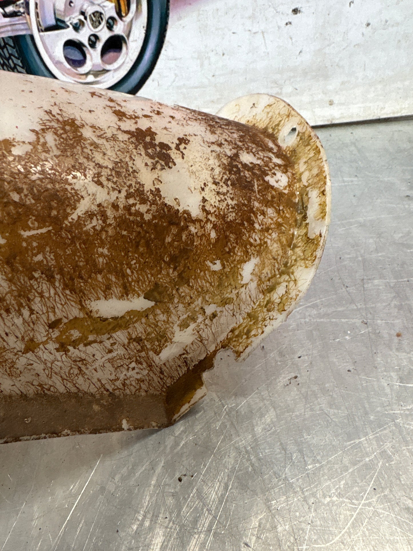 Porsche 924 76-79 filler neck cover, used 477201347C