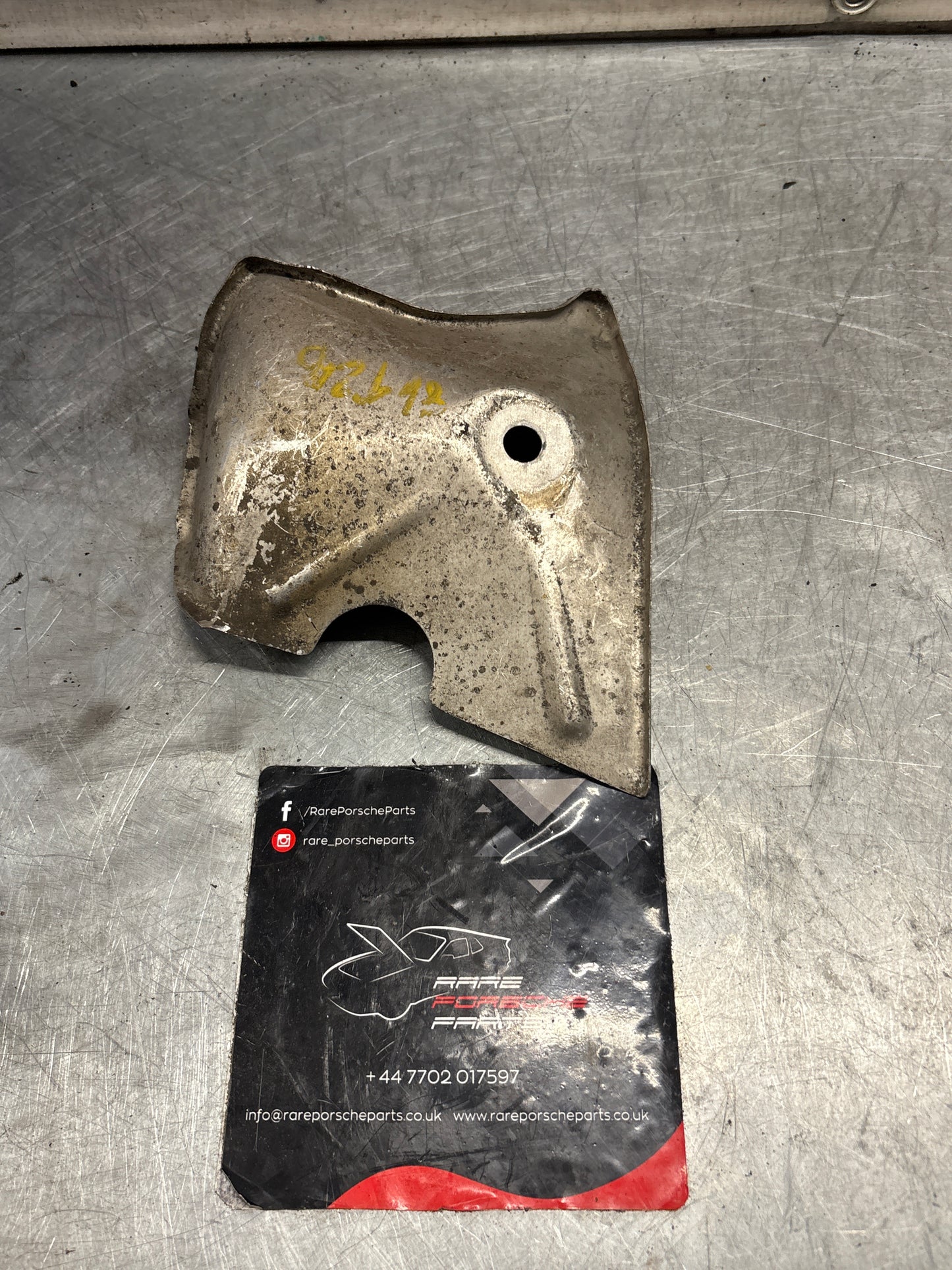Porsche 928 S left side Buffle plates 92834138305. used