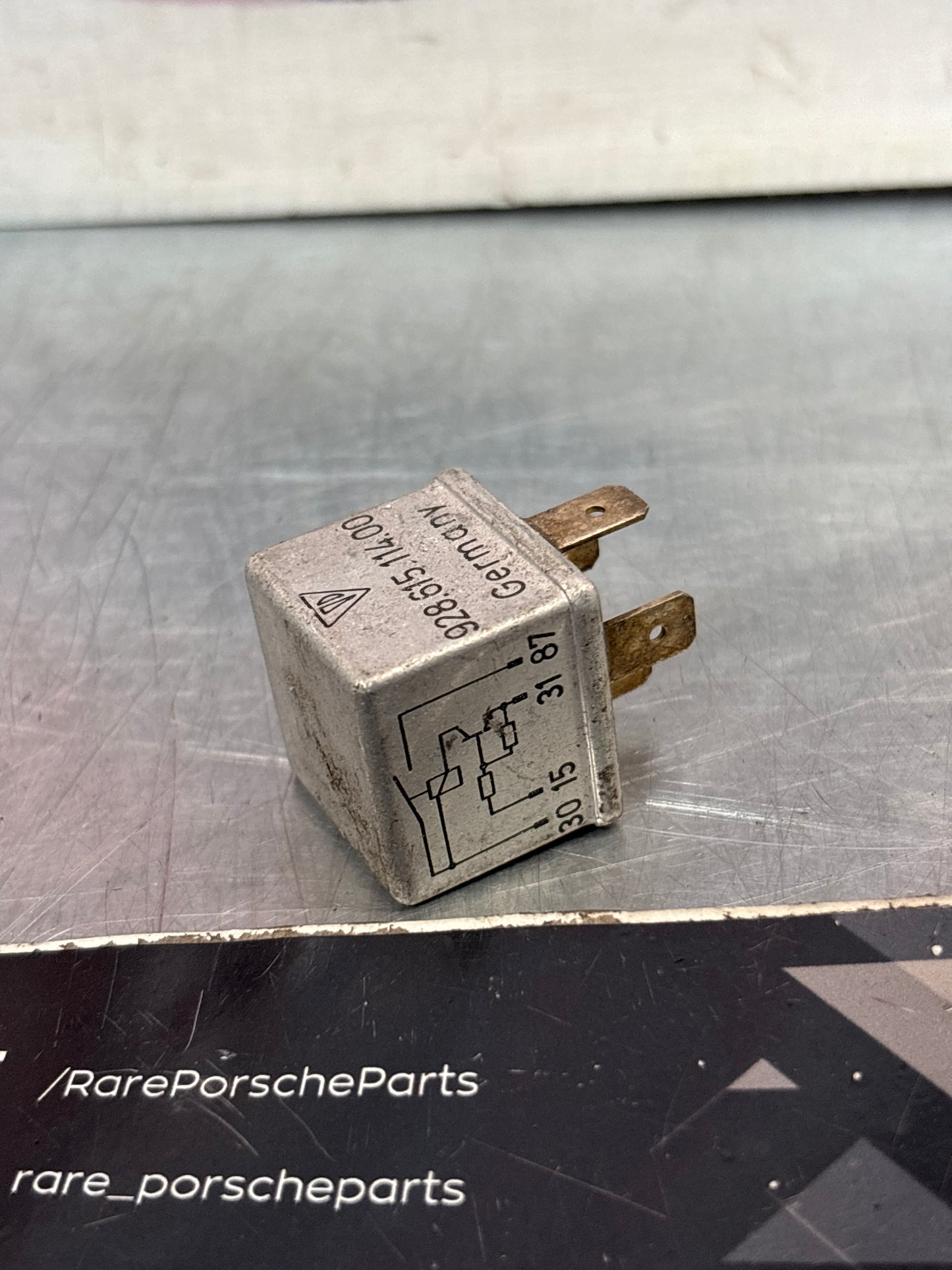 Porsche 928 S4 headlight motor relay, used 92861511400