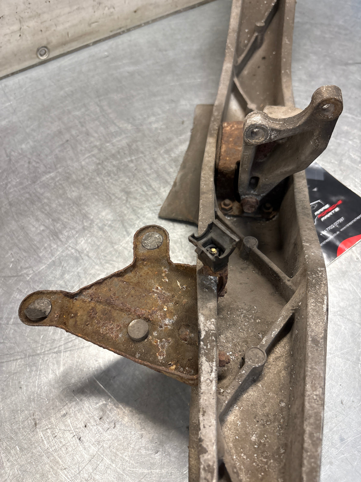 Porsche 968 transmission carrier, used 94437502406