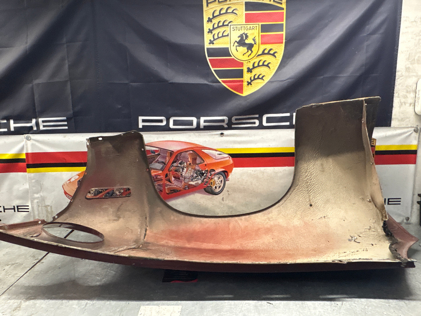 Porsche 928 -87 front left wing, 92850301103 used