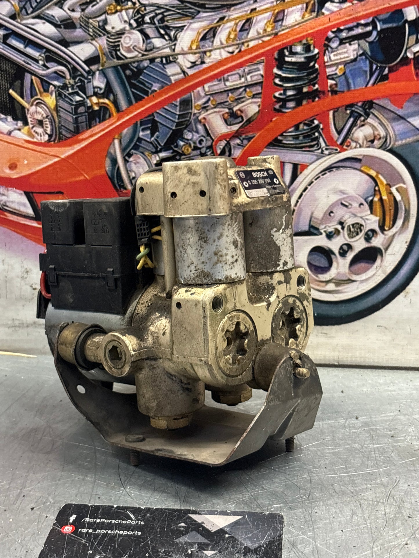 Porsche 944 Turbo Bosch ABS pump, used 0265200038 / 95135511301