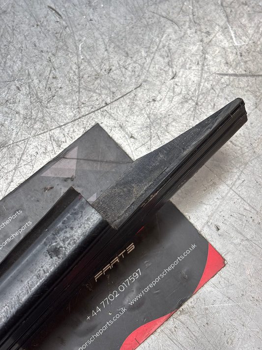 Porsche 944 85.5- right sill trim, used 94455112200, cracked