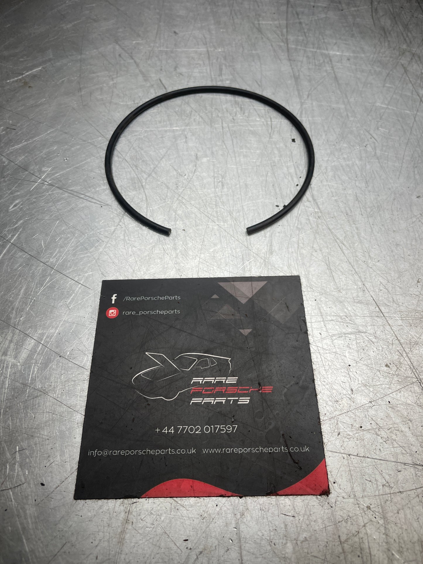 Porsche 944 fuel snap ring, used 90090604503